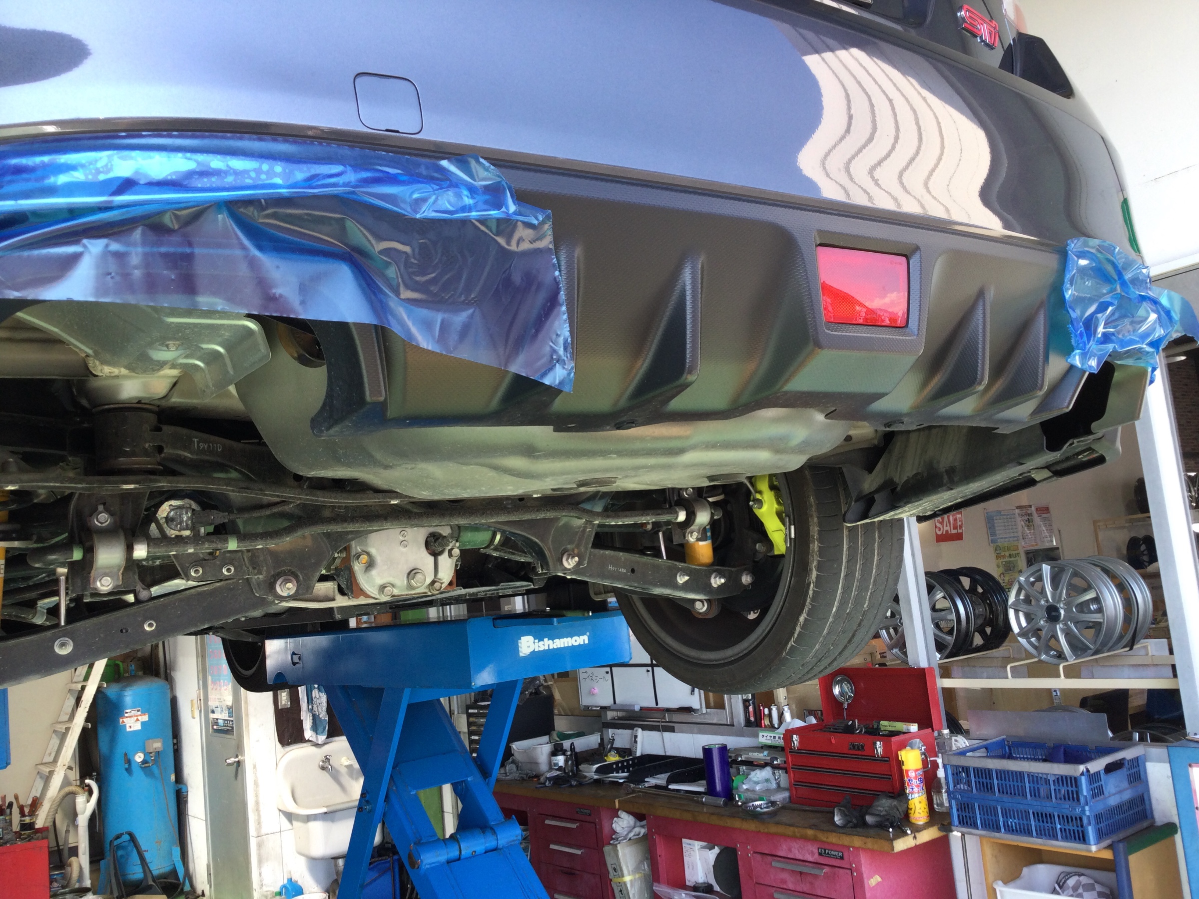 WRX STI 早速マフラー取り付けです！ | スバル WRX STI その他 パーツ