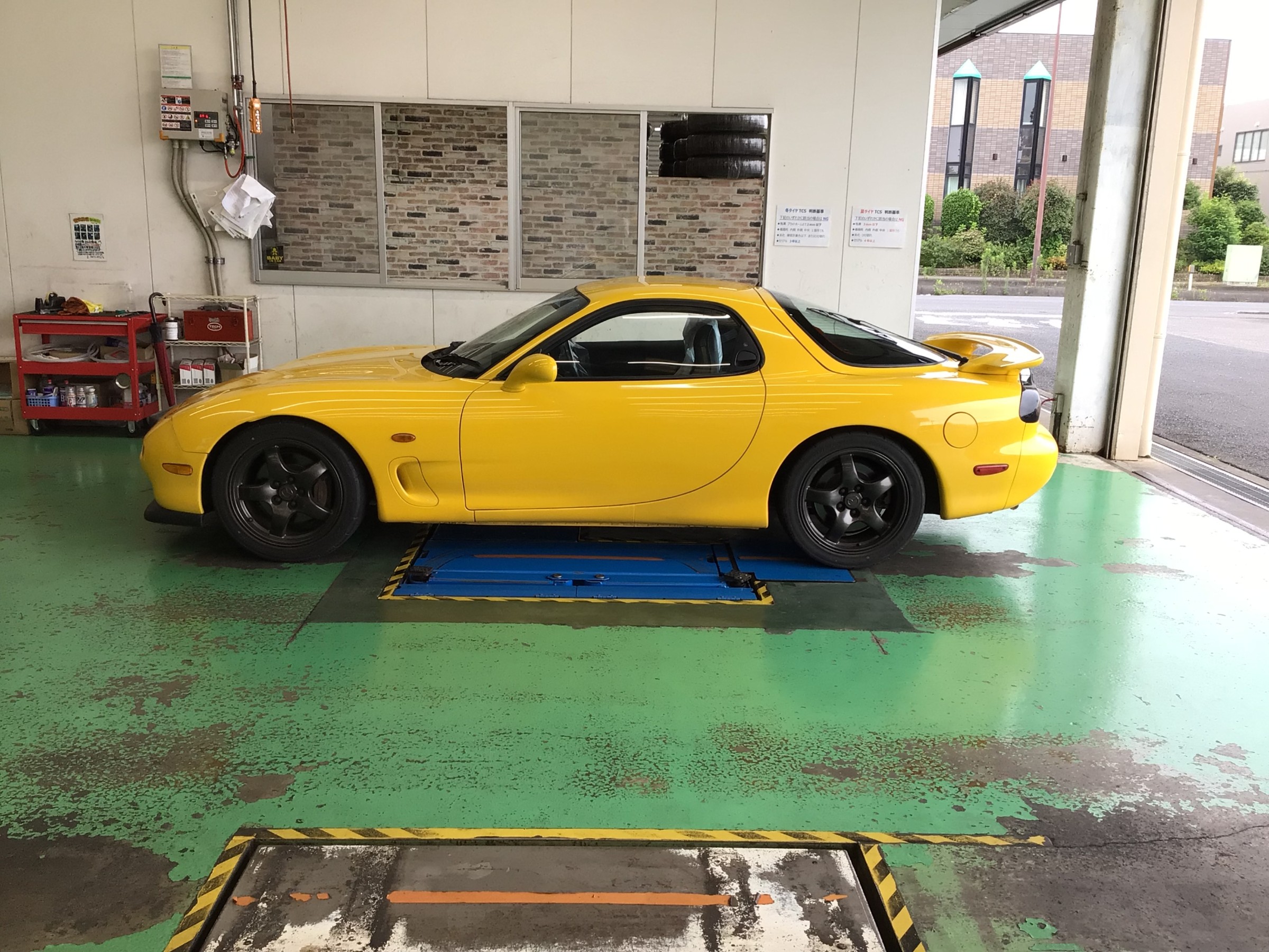 FD３S 車高調イレちゃいます！！ | マツダ RX-7 メンテナンス商品