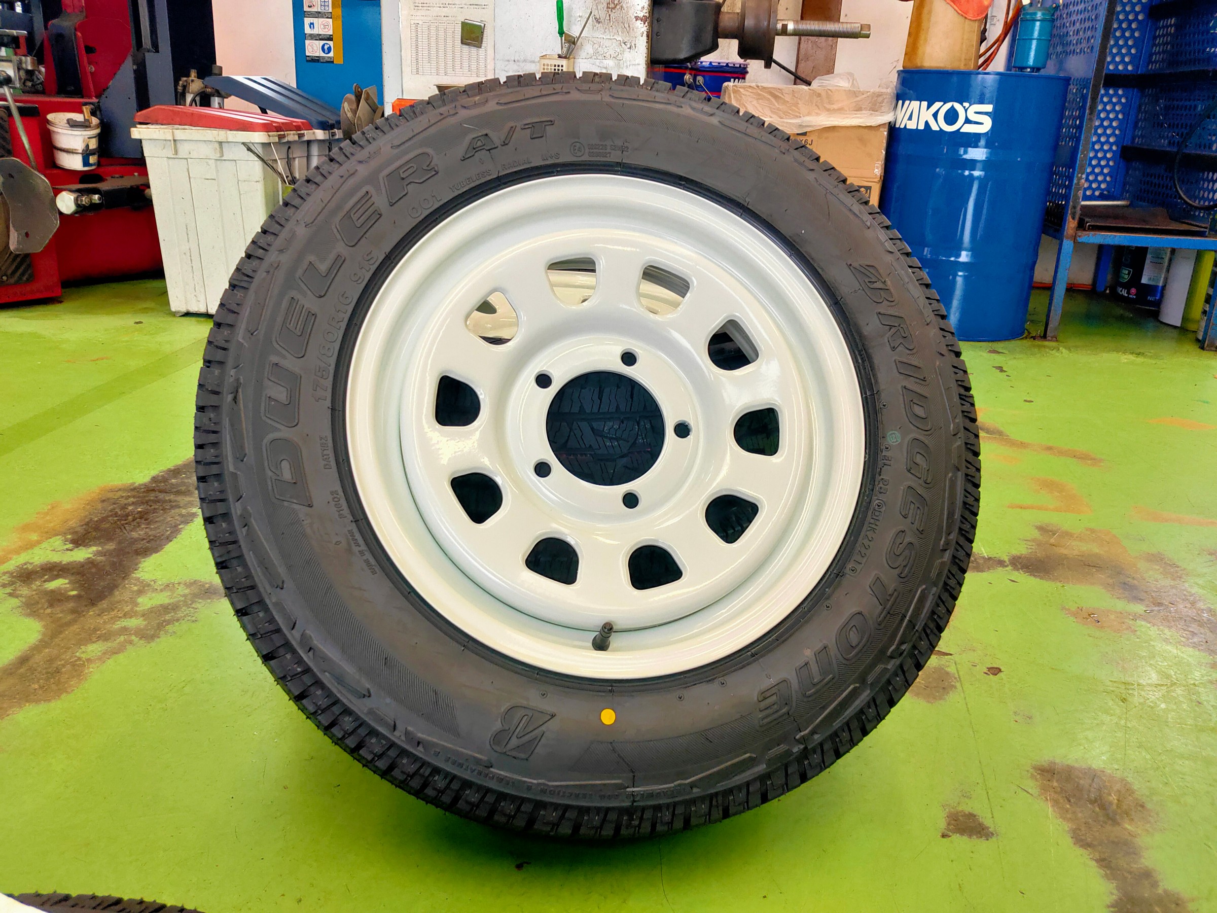 スズキ ジムニー（JB23）】タイヤホイールセット取付をを行い