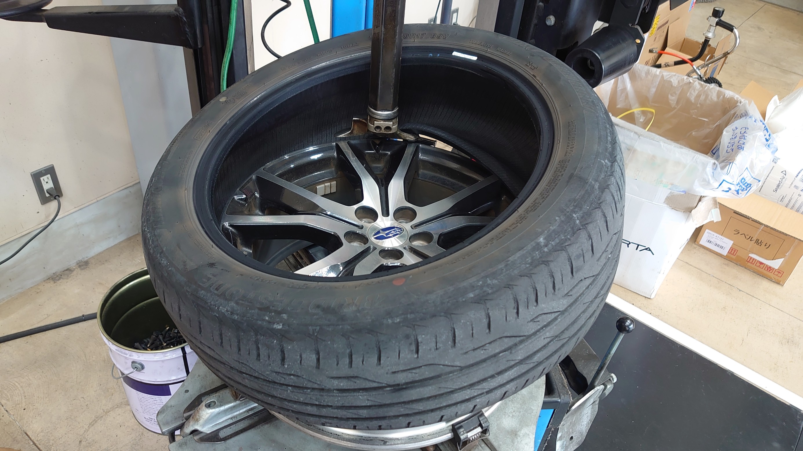 スバル インプレッサ タイヤ交換 アライメント調整 205/50R17 REGNO