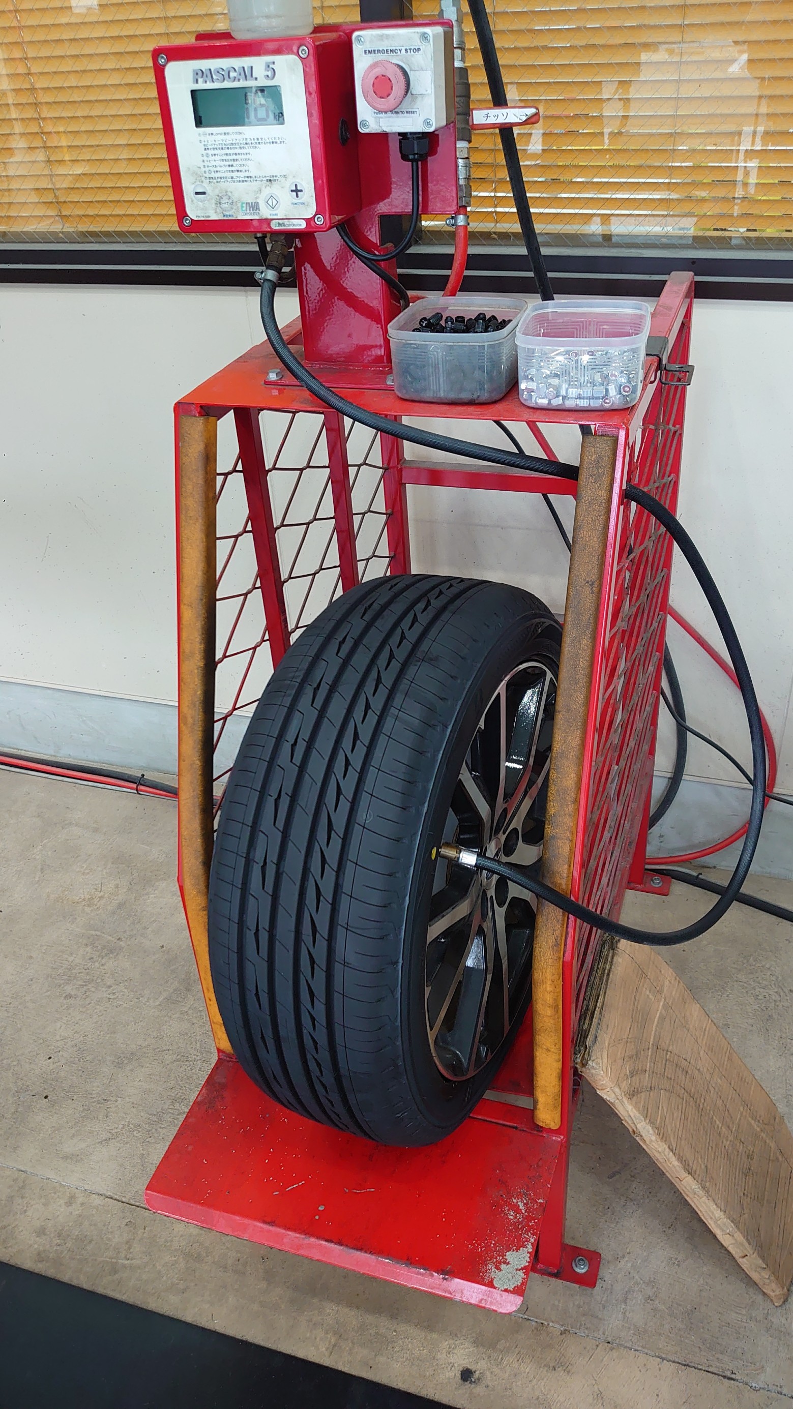 スバル インプレッサ タイヤ交換 アライメント調整 205/50R17 REGNO