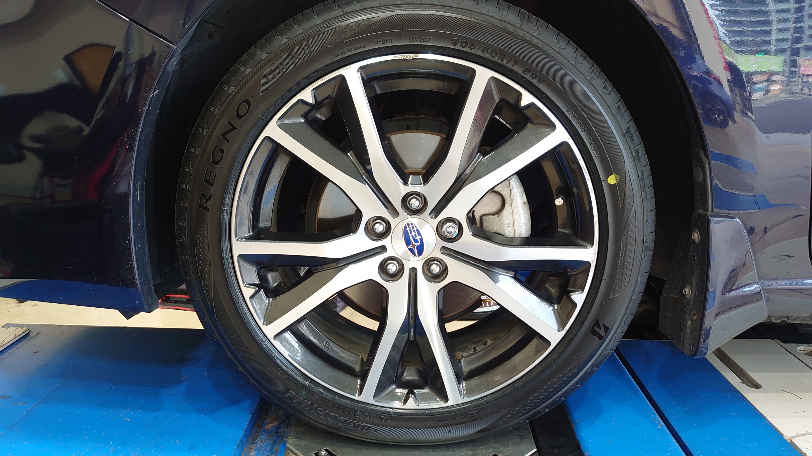 スバル インプレッサ タイヤ交換 アライメント調整 205/50R17 REGNO