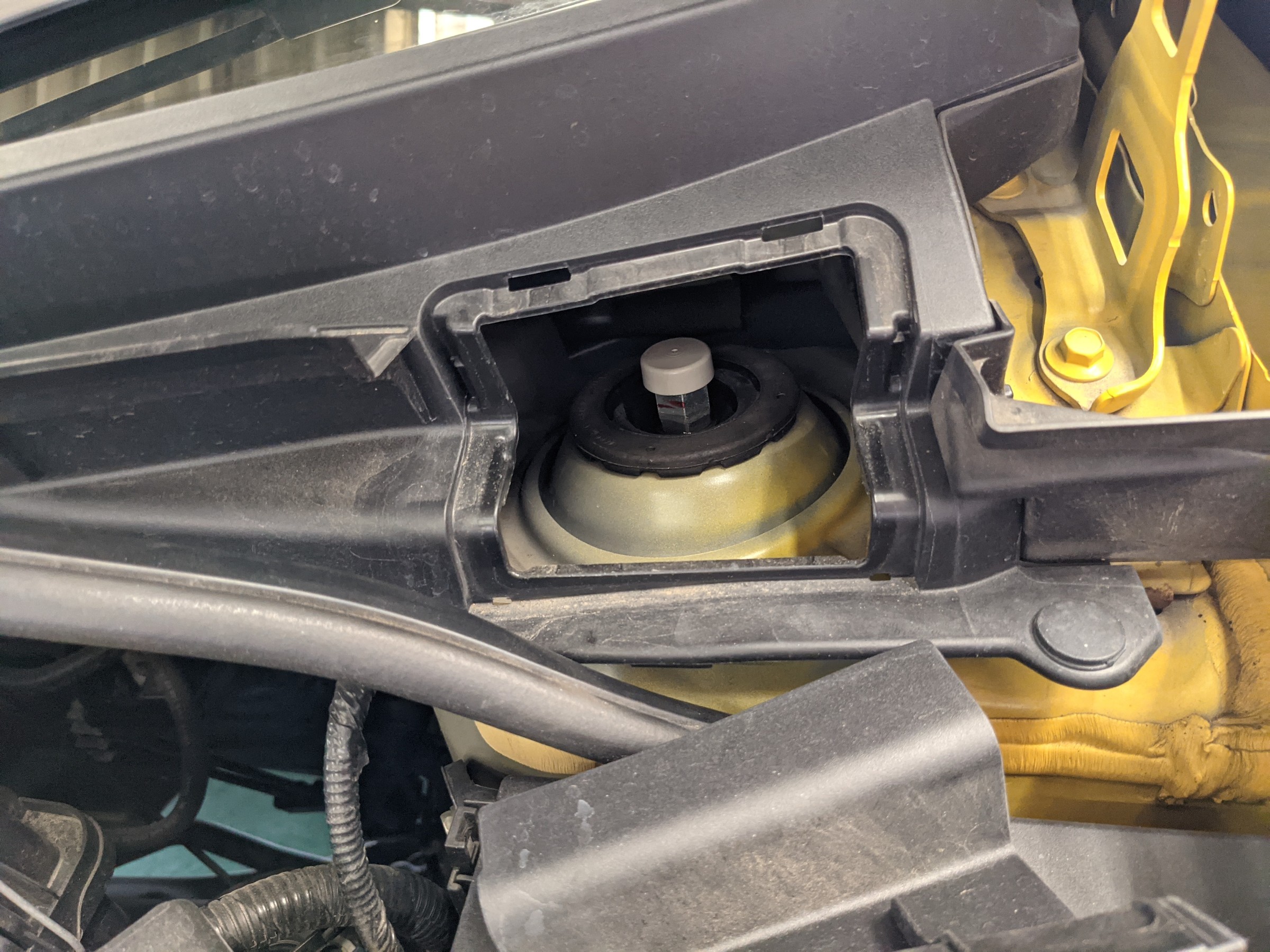 ホンダ フィット Gk3 サスペンション交換 ホンダ フィット その他 パーツ取付 足回り関係取付 サービス事例 タイヤ館 うしく上柏田 茨城県のタイヤ カー用品ショップ タイヤからはじまる トータルカーメンテナンス タイヤ館グループ