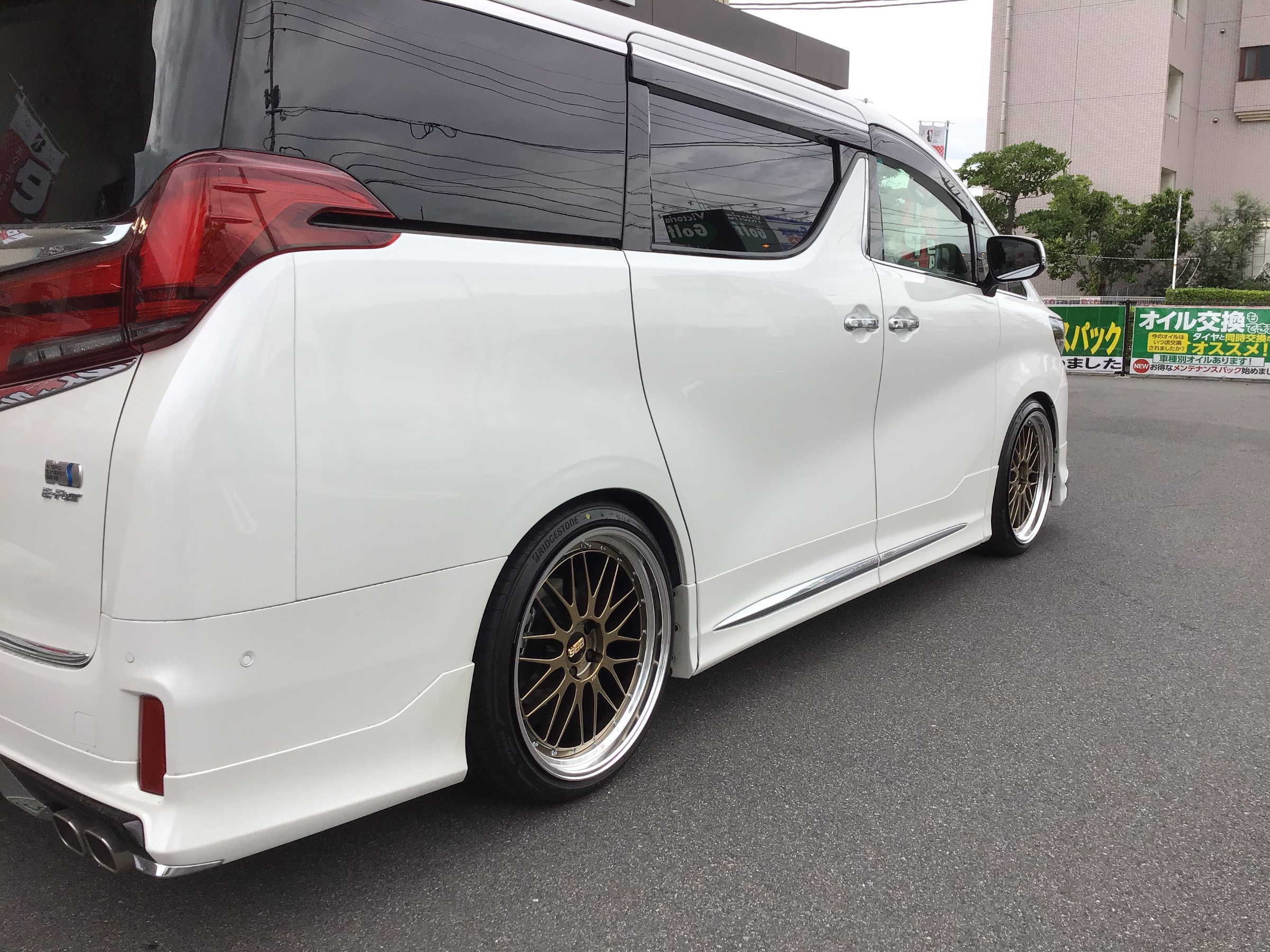 アルファード:タイヤ＆ホイール取付 | 店舗おススメ情報