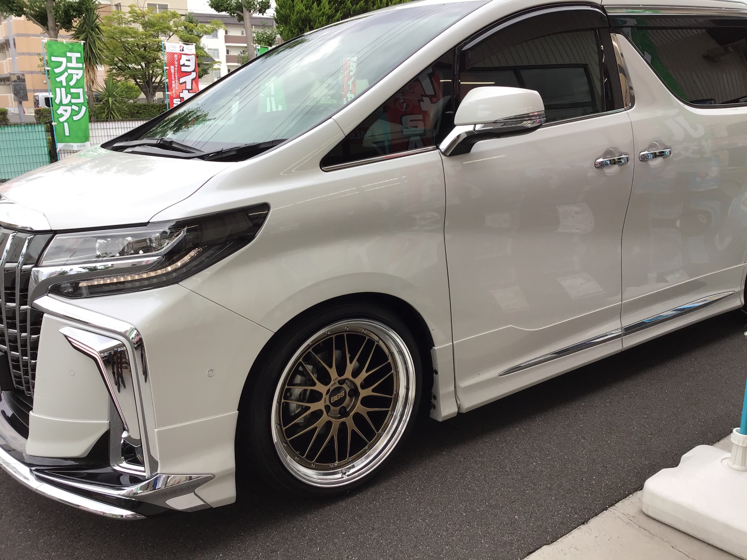 アルファード:タイヤ＆ホイール取付 | 店舗おススメ情報