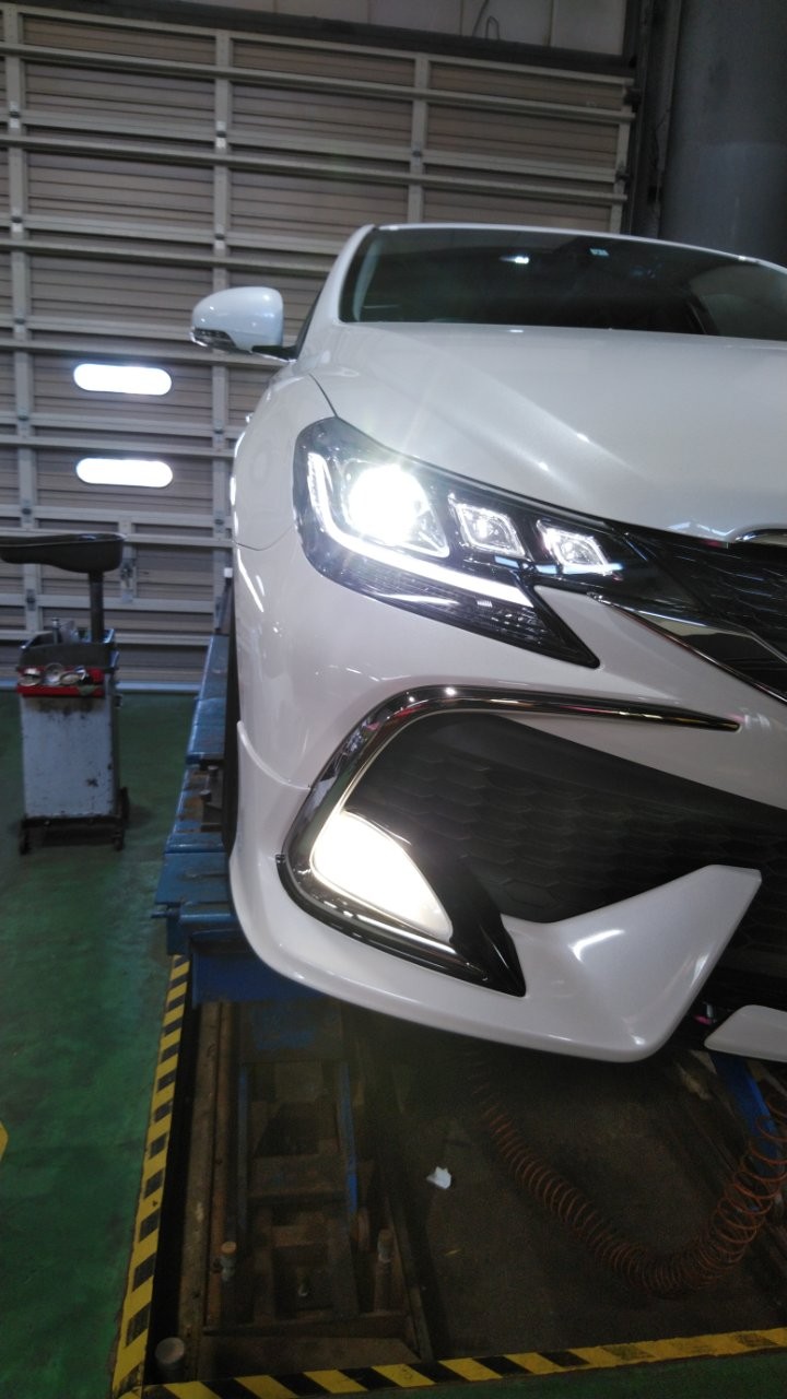 純正ｌｅｄヘッドライトとフォグランプの色 スタッフ日記 タイヤ館 手稲 タイヤからはじまる トータルカーメンテナンス タイヤ館グループ