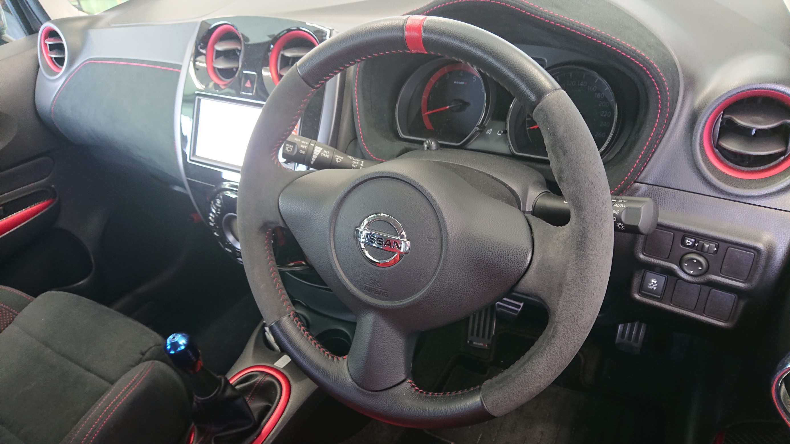 ニッサン・ノートNISMO E12】ステアリングホイール交換です