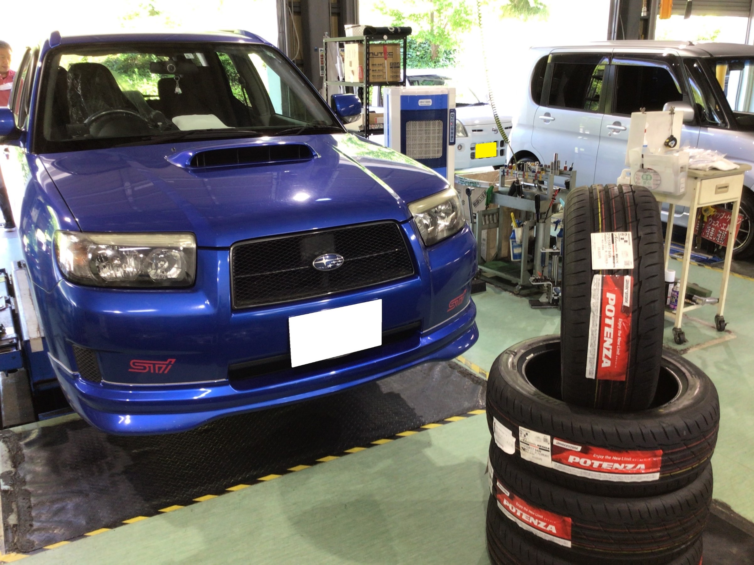 スバル フォレスター STI SG9 タイヤ 交換 POTENZA RE004 | スバル