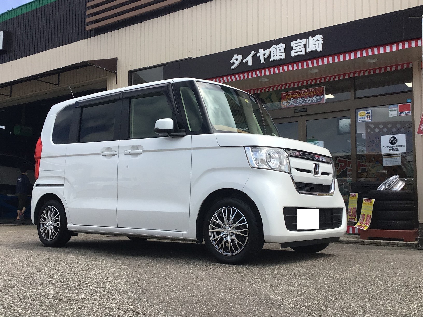 N-BOX + １４インチ | ホンダ N-BOX ホイール | 当店の商品や作業紹介