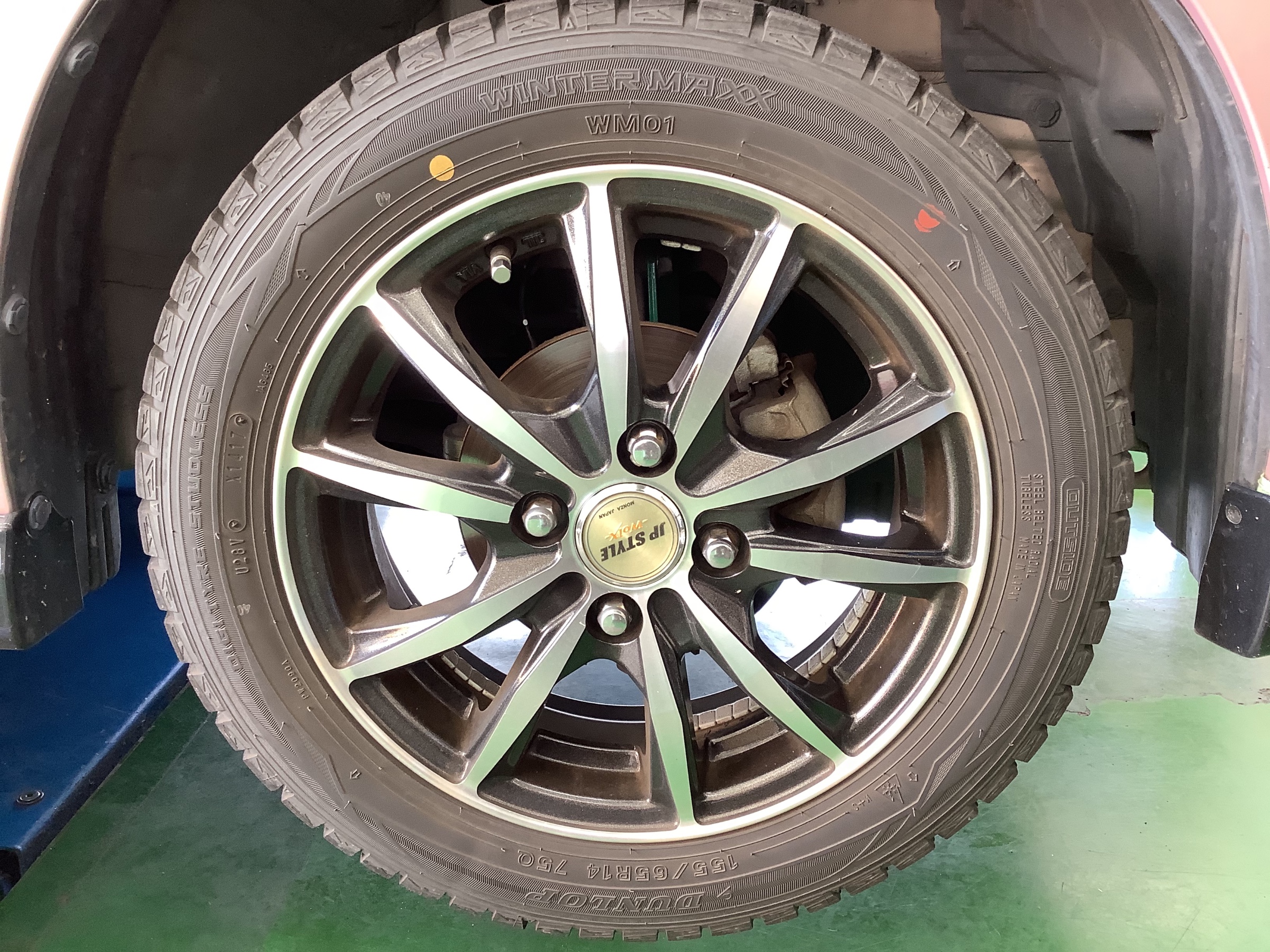 スズキ ワゴンR タイヤホイール交換 165/55R15 ブリヂストン バルミナ