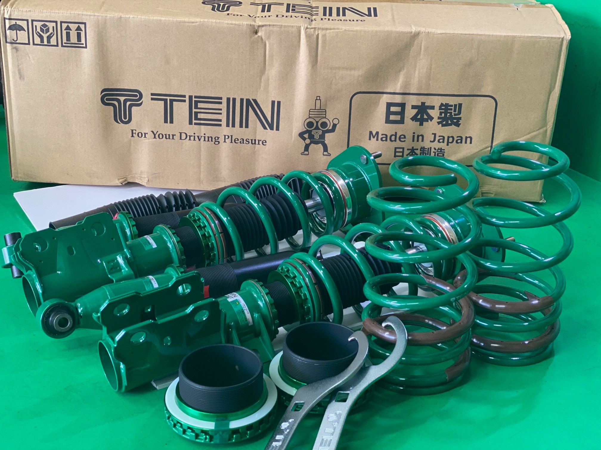 プリウス TEIN FLEX-Z+EDFC アクティブプロ 取り付け | 店舗お