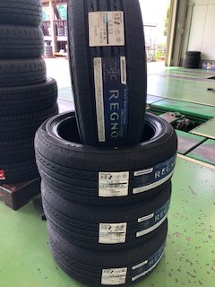 50系 プリウス レグノGR-XⅡ 215/45R17 タイヤ交換しました♪ | トヨタ