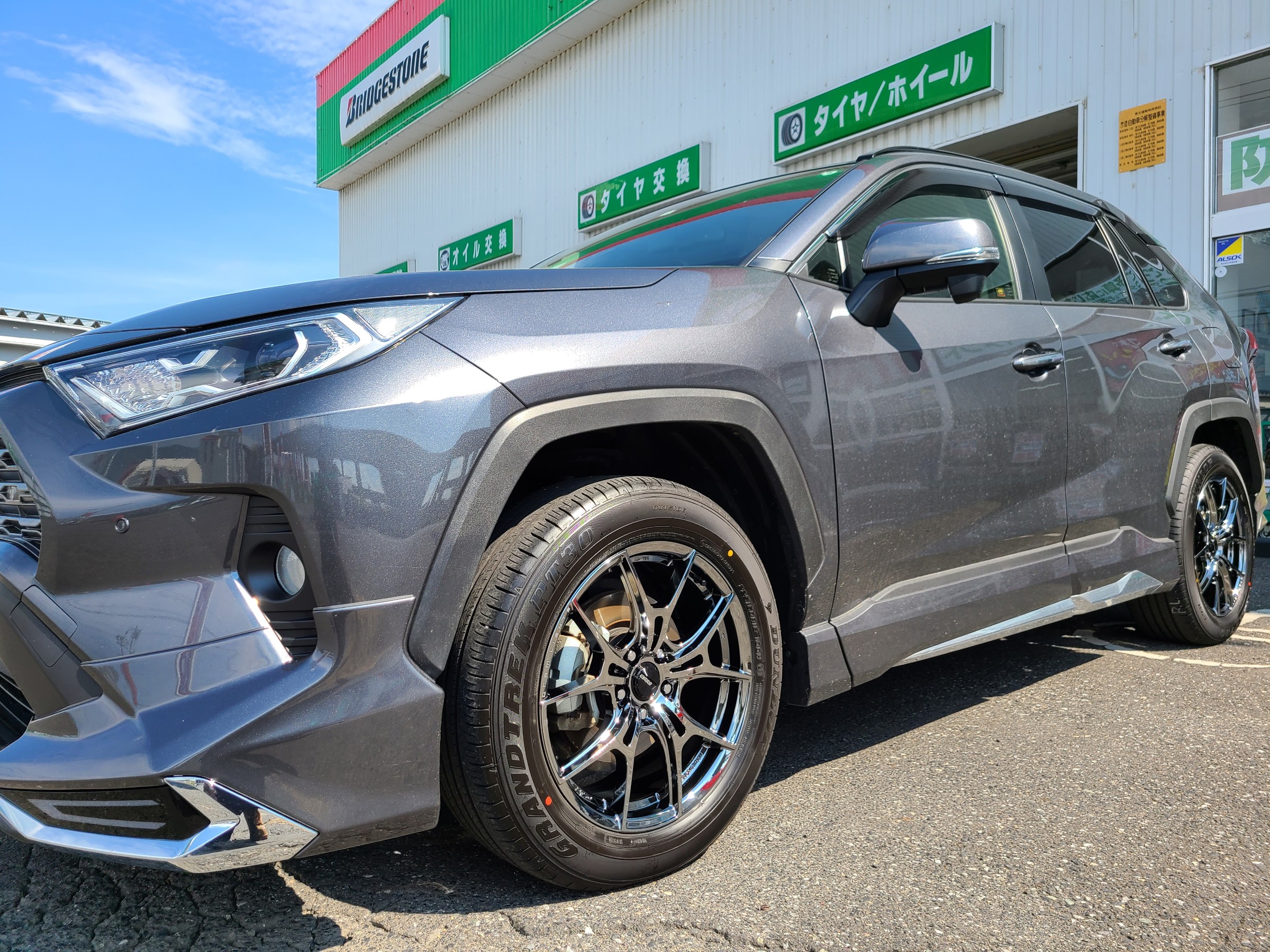 RAYS』ホイールをRAV4に装着♪ | トヨタ RAV4 ホイール タイヤ