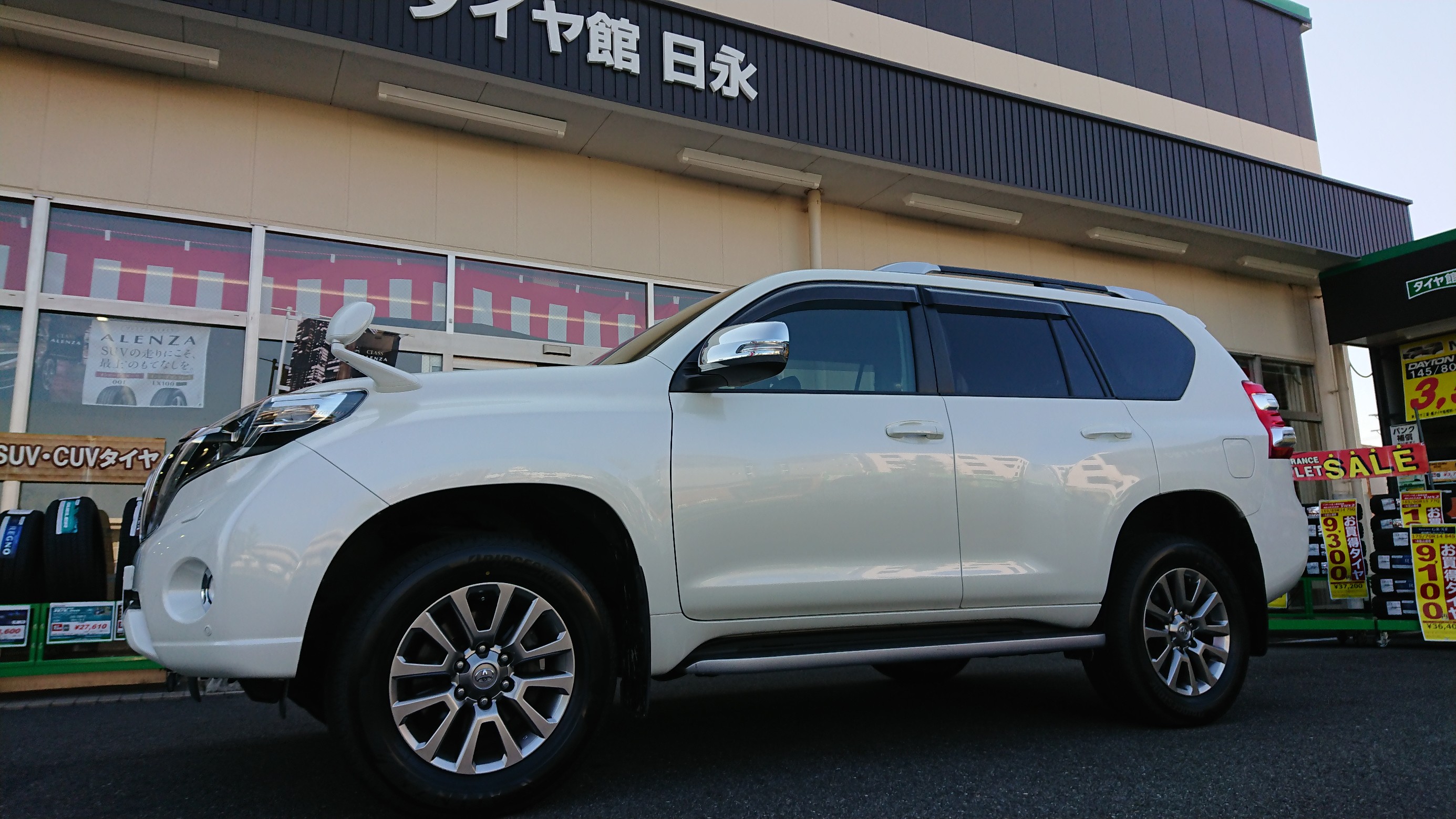 トヨタ ランドクルーザー 265/60R18 アレンザLX100 タイヤ4本交換作業