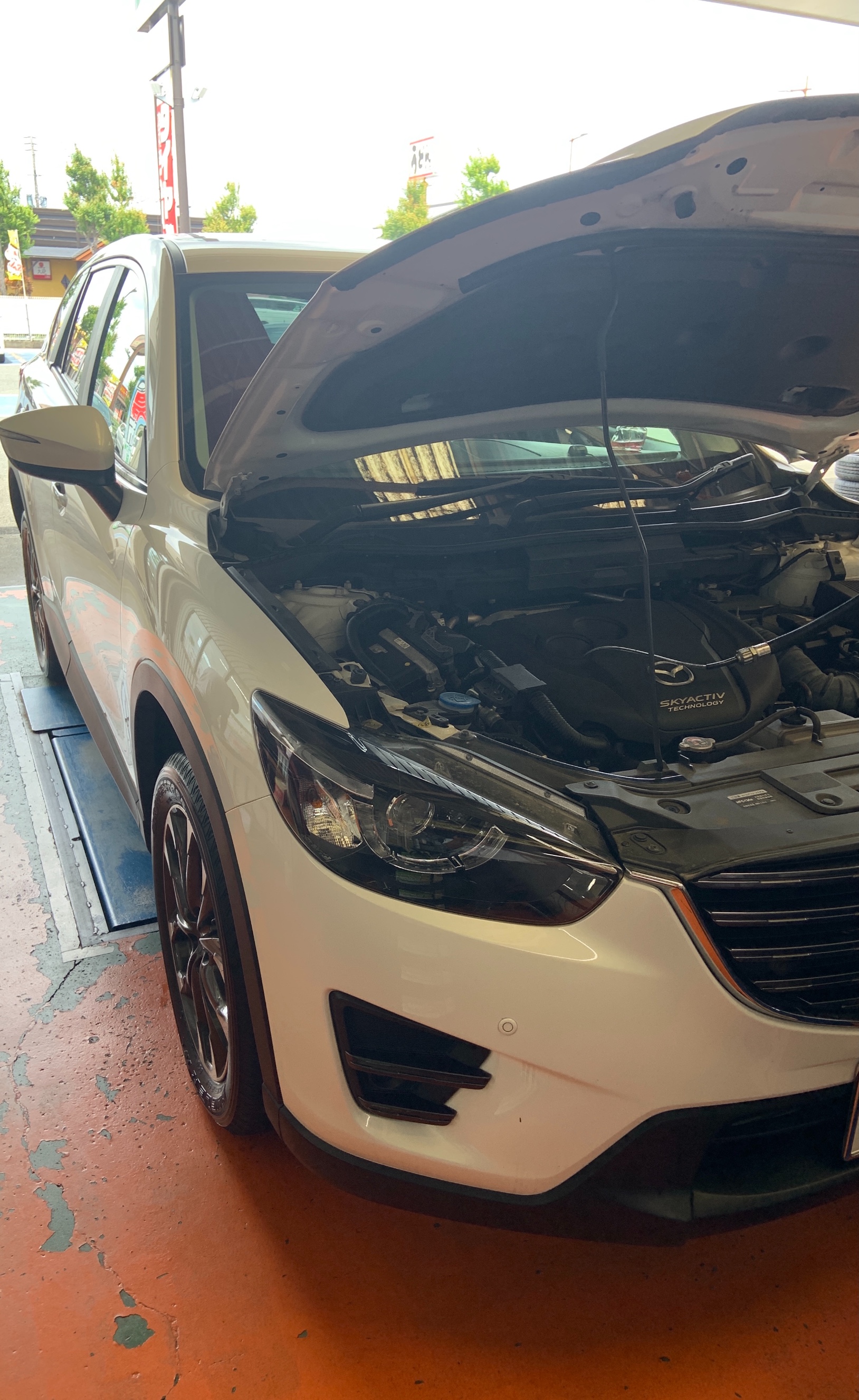 マツダ Cx 5 エンジン オイル交換 マツダ Cx 5 メンテナンス商品 オイル関連 エンジンオイル交換 取り付け事例 タイヤ館 南久留米 タイヤからはじまる トータルカーメンテナンス タイヤ館グループ