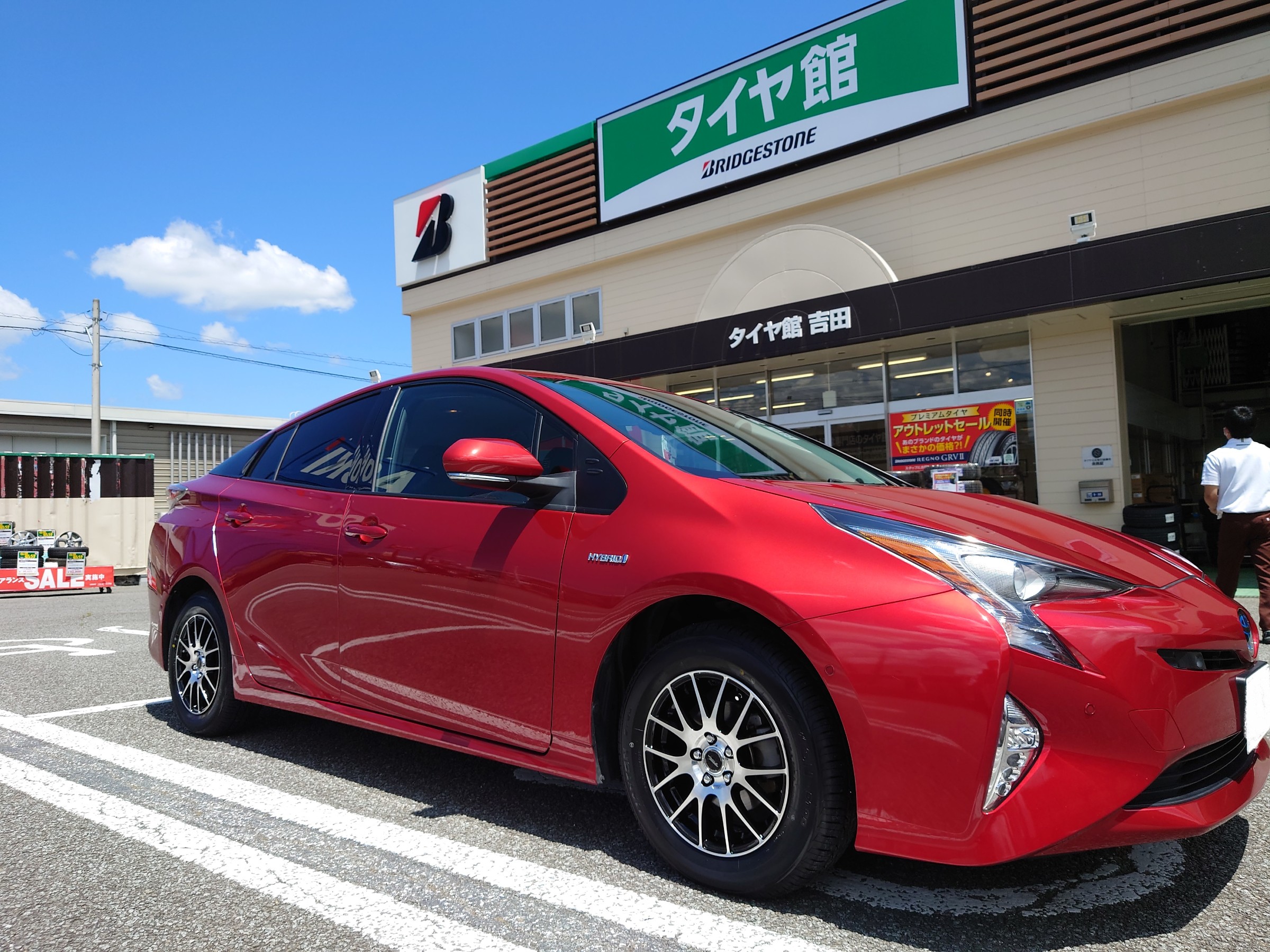 50プリウス タイヤ ホイール交換 トップランm7 デイトンdt30 トヨタ プリウス タイヤ タイヤ ホイール関連 タイヤ ホイール交換 サービス事例 タイヤ館 吉田 タイヤからはじまる トータルカーメンテナンス タイヤ館グループ