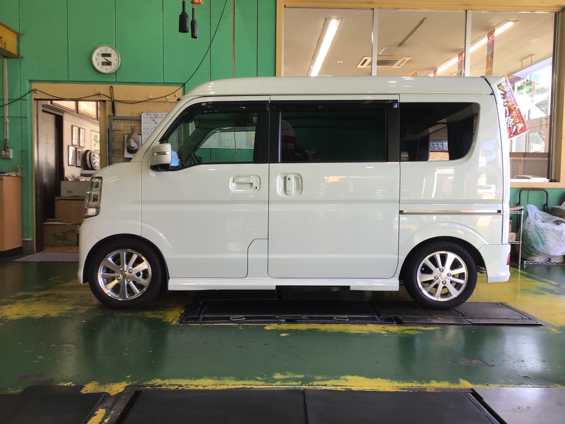 エブリイワゴン(DA17W) テイン 車高調取り付け♪ | スズキ エブリイ