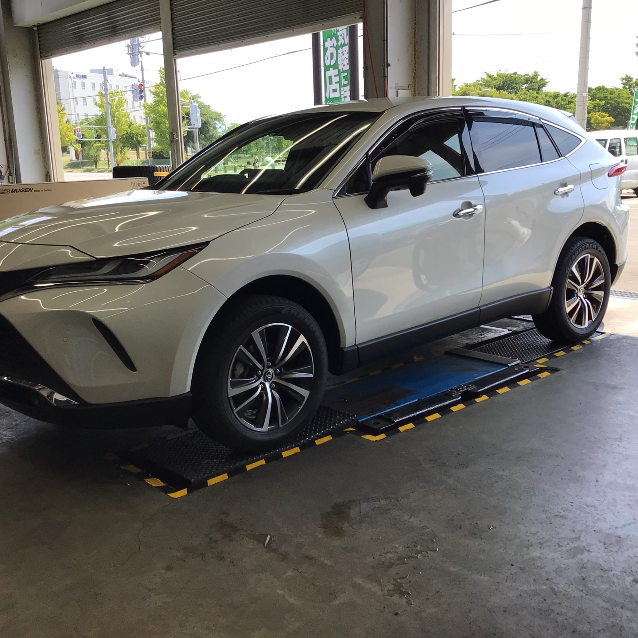 80系ハリアー ハーフダウンサス。