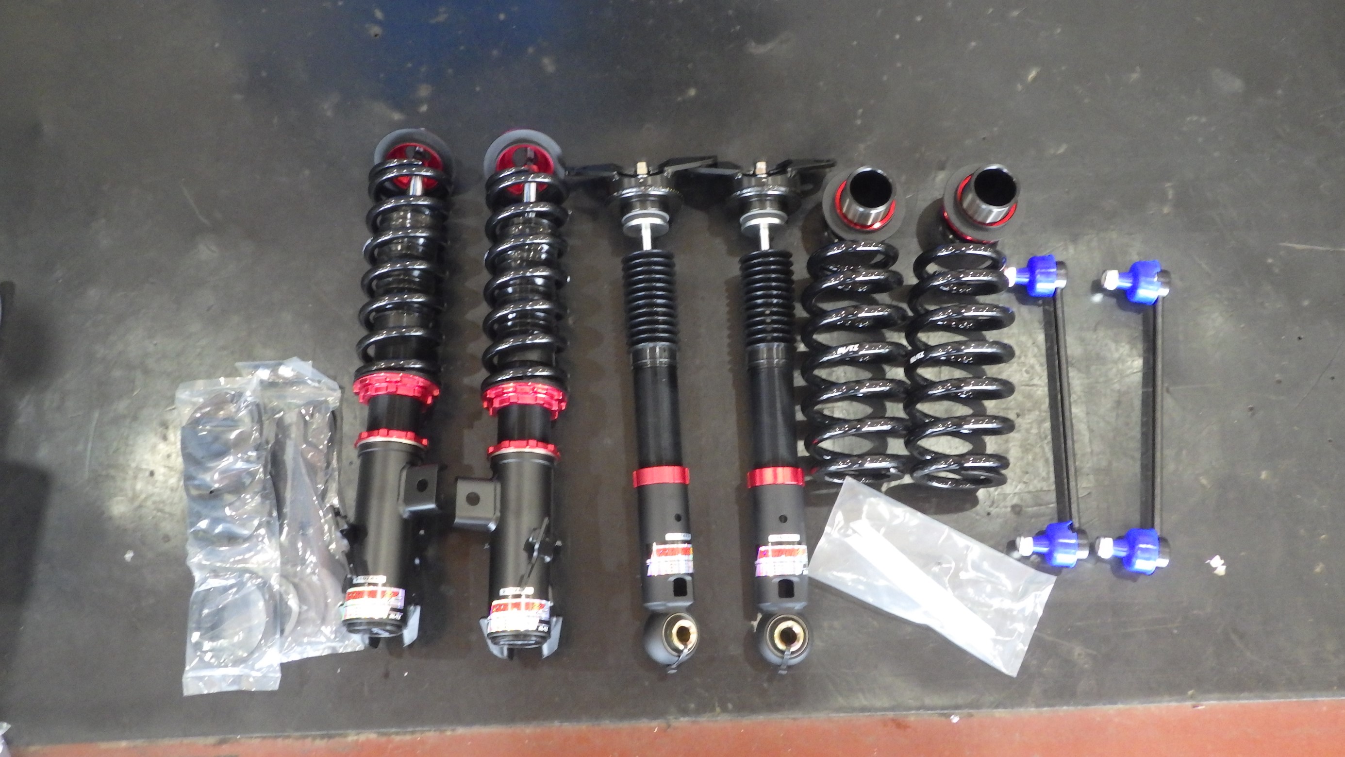 Blitz Zzr 車高調取り付け スタビリンク取り付け Toyota Gr Yaris トヨタ その他 パーツ取付 足回り関係取付 サービス事例 タイヤ館 福島北 福島県のタイヤ カー用品ショップ タイヤからはじまる トータルカーメンテナンス タイヤ館グループ