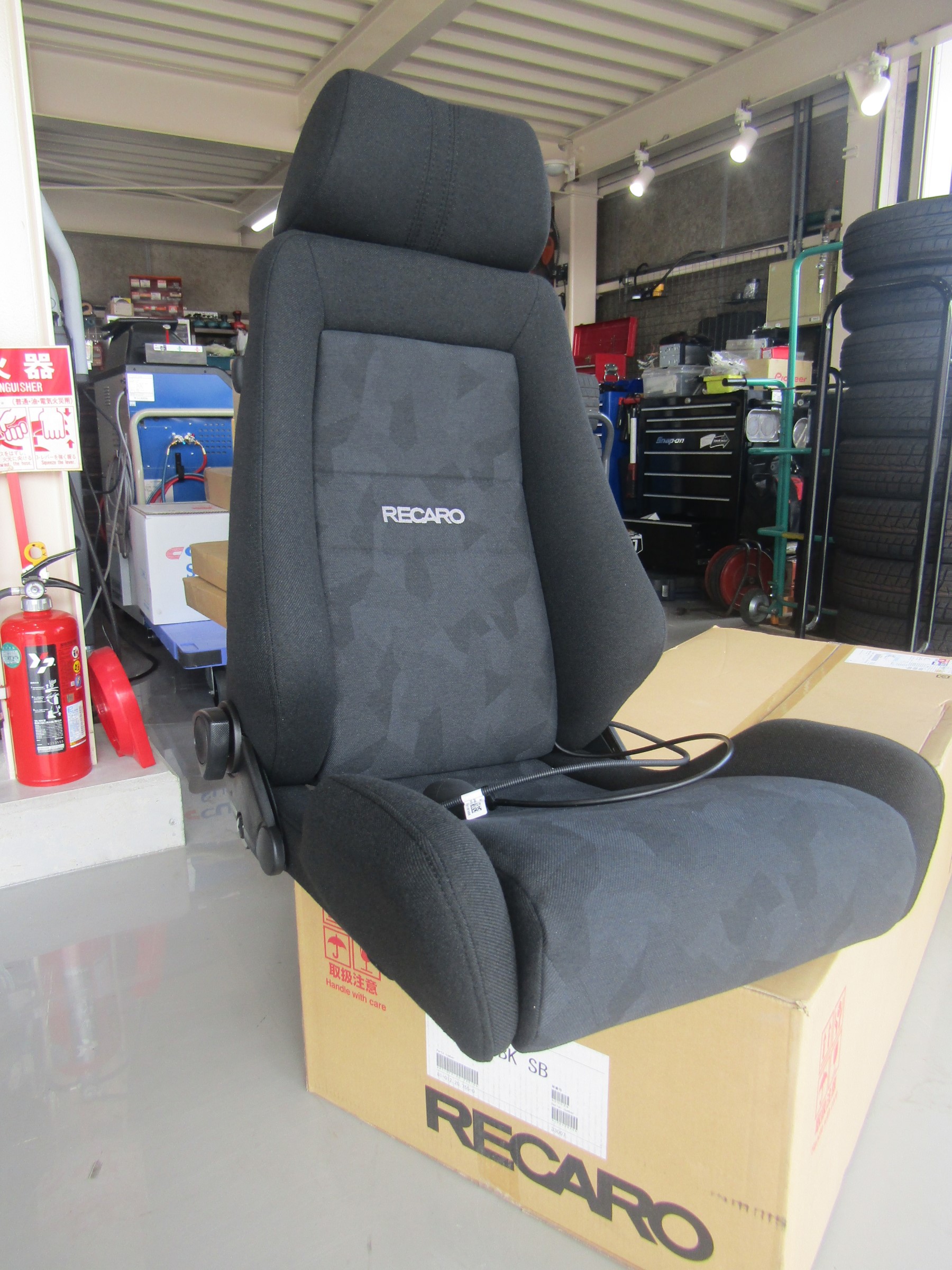 N-VAN レカロダブル装着 | スタッフ日記 | タイヤ館 松山56 | 愛媛県の