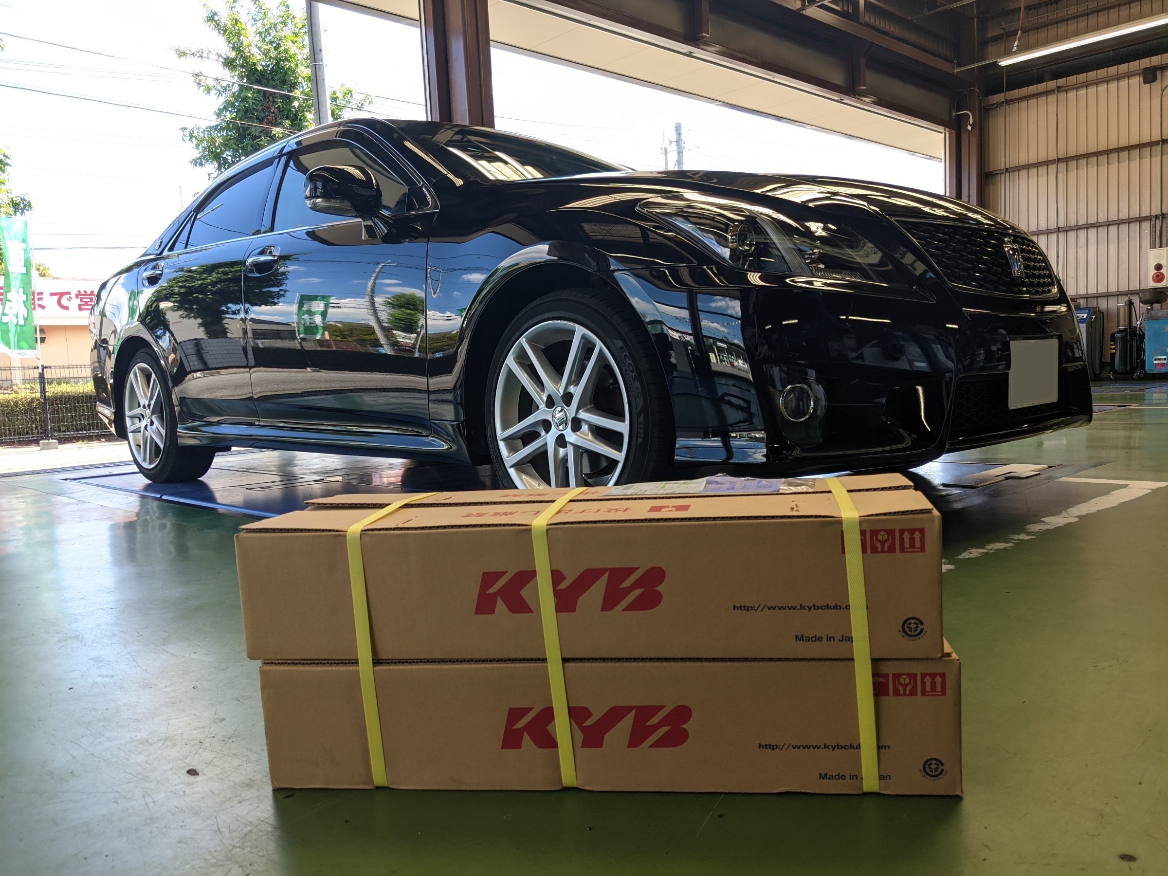トヨタ・クラウン・GRS200】KYB Extage 取付 | 店舗おススメ情報