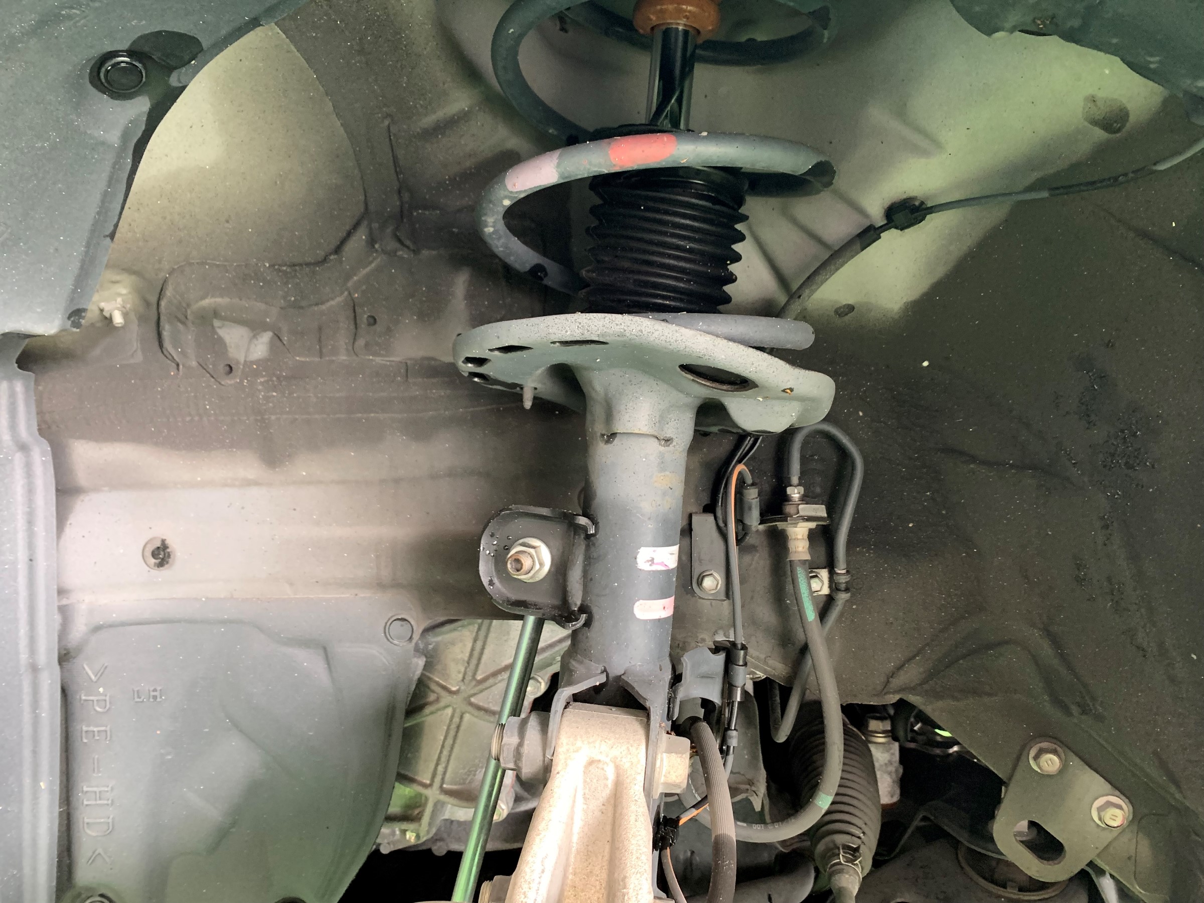 30系プリウス+TEIN FLEX Z車高調 | 店舗おススメ情報 | タイヤ館 六甲