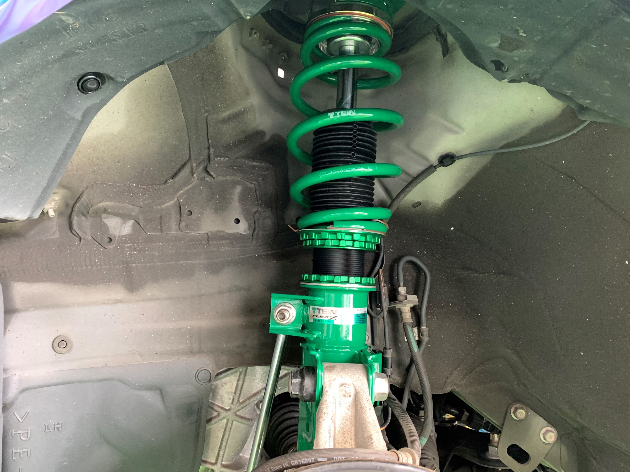 30系プリウス+TEIN FLEX Z車高調 | 店舗おススメ情報 | タイヤ館