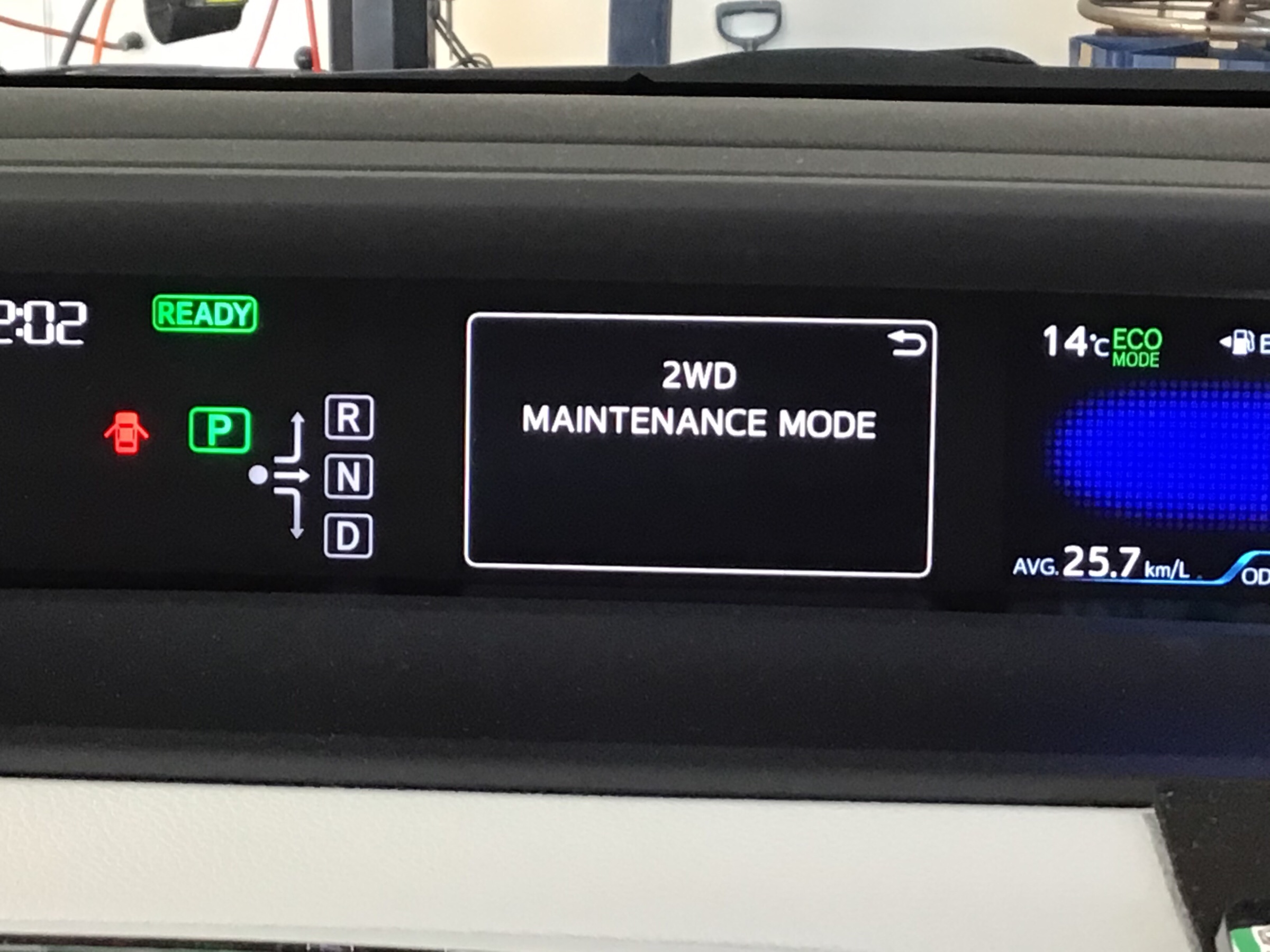 トヨタ プリウス エンジンオイルフラッシング&エンジンオイル交換 