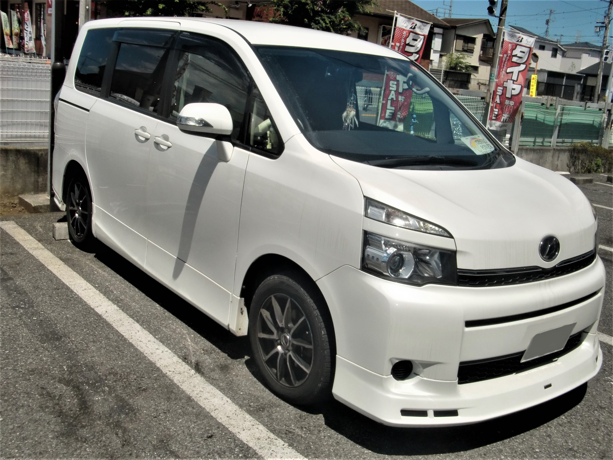 Zrr70g型ヴォクシー ローダウンサスペンションのお取り付け タイヤ交換 アライメント調整 トヨタ ヴォクシー タイヤ タイヤ ホイール関連 タイヤ ホイール交換 技術サービスブログ タイヤ館 鎌ヶ谷 千葉県のタイヤ カー用品ショップ タイヤからはじまる