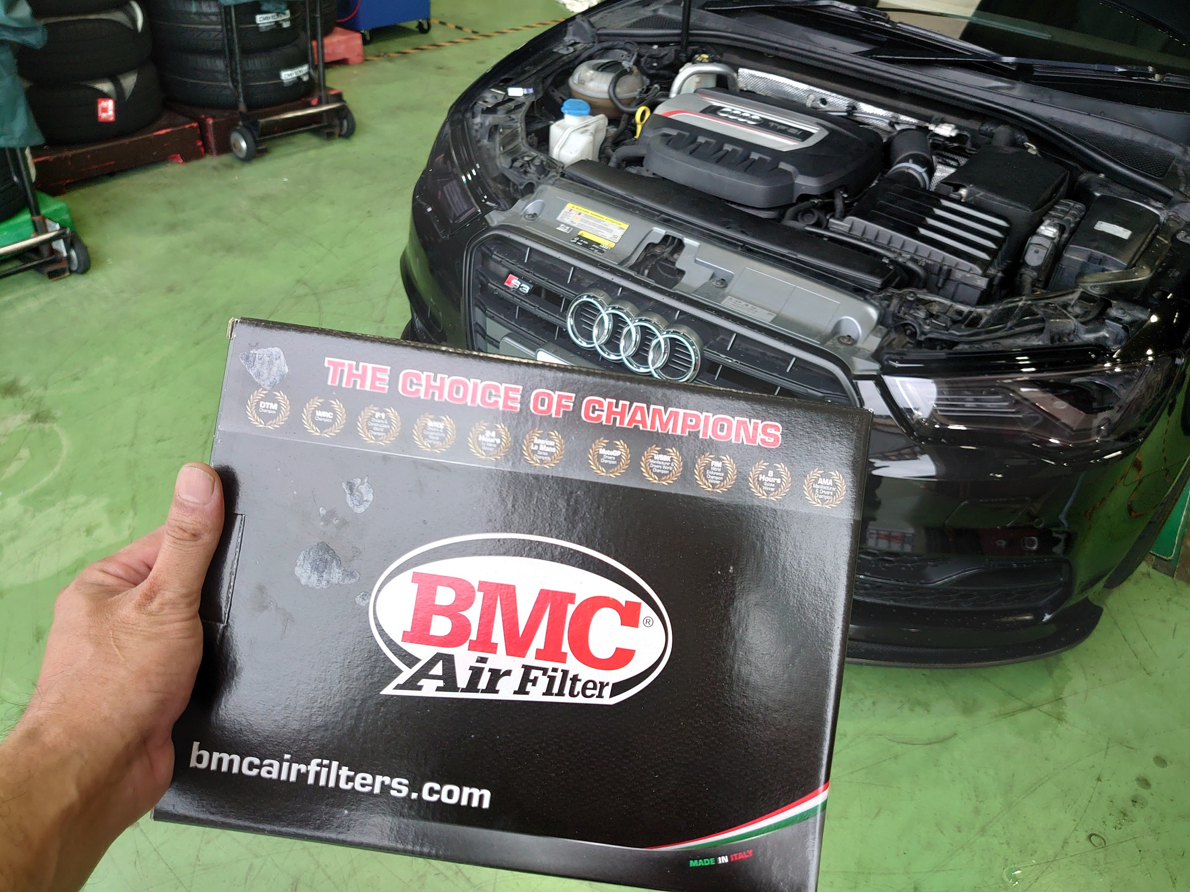 Audi S3 8V のエアーフィルターを BMC フィルターに交換しました