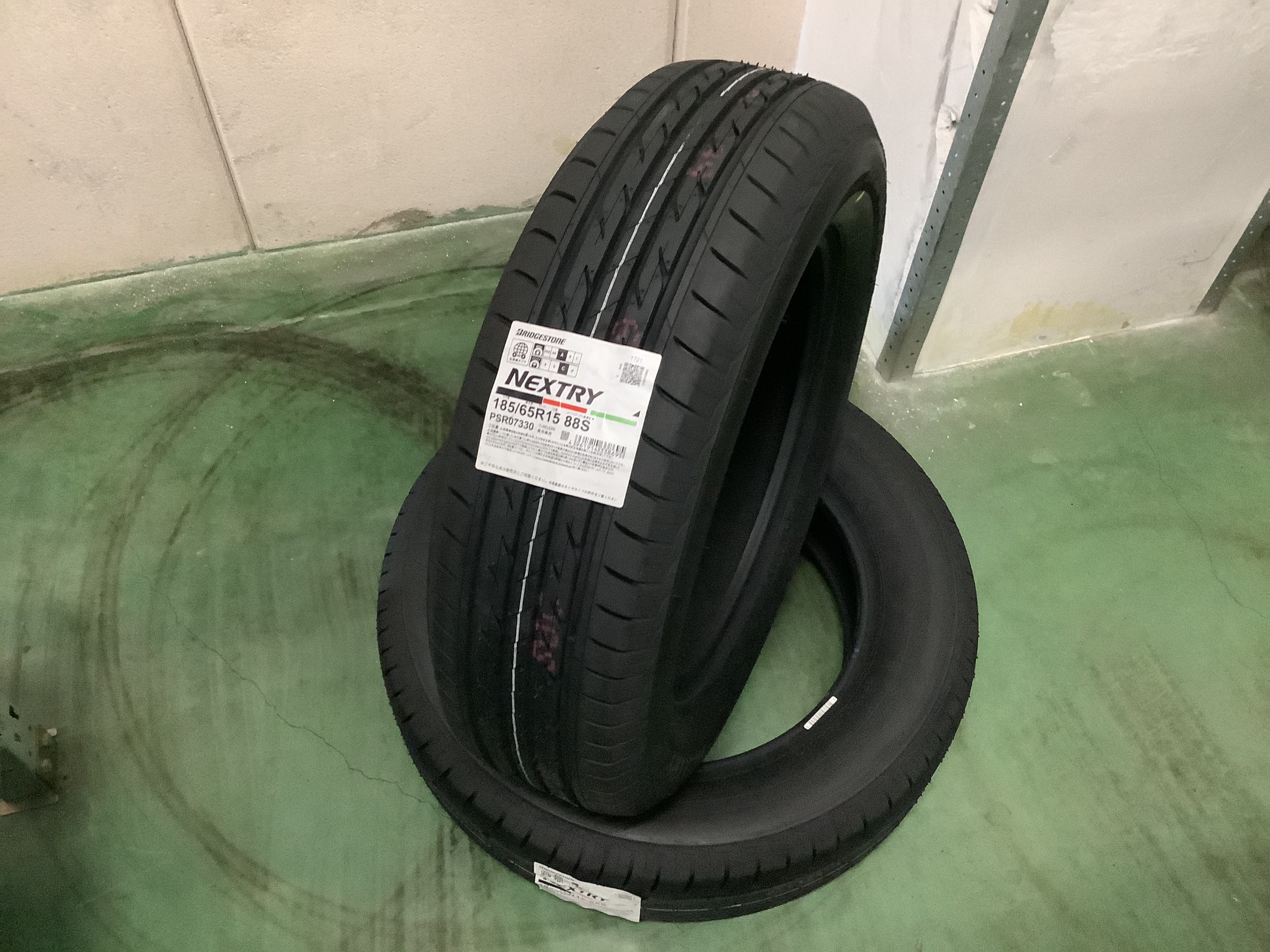 ノート・フリードなどコンパクトカーのスタンダードサイズ ☆185/65R15