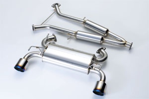 マフラー交換作業 トヨタ・マークX | 店舗おススメ情報 | タイヤ館