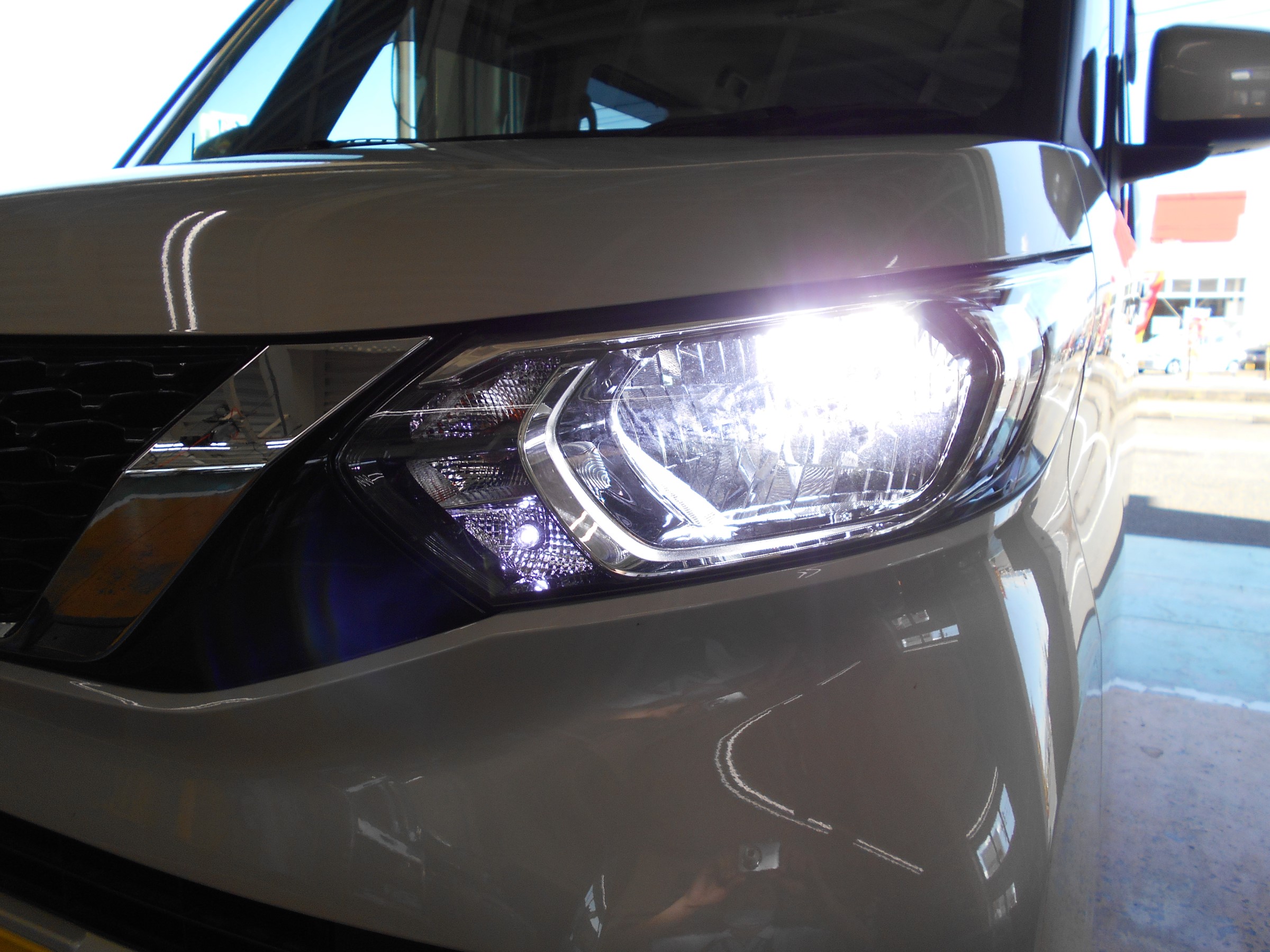 ヘッドライトRH(日産 ルークス BA1) smcint.com