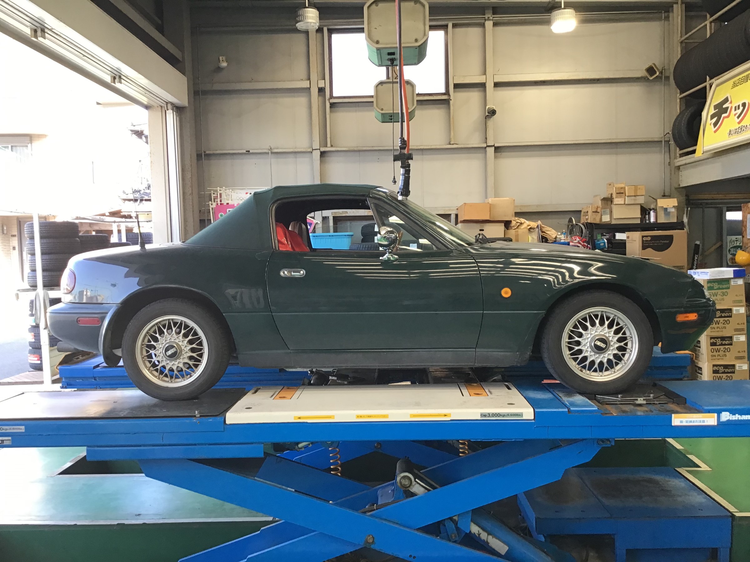 マツダ ユーノス ロードスター Na6ce タイヤ交換 アライメント調整 マツダ ユーノスロードスター タイヤ タイヤ ホイール関連 4輪トータルアライメント調整 取付 サービス事例 タイヤ館 松崎 タイヤからはじまる トータルカーメンテナンス タイヤ館