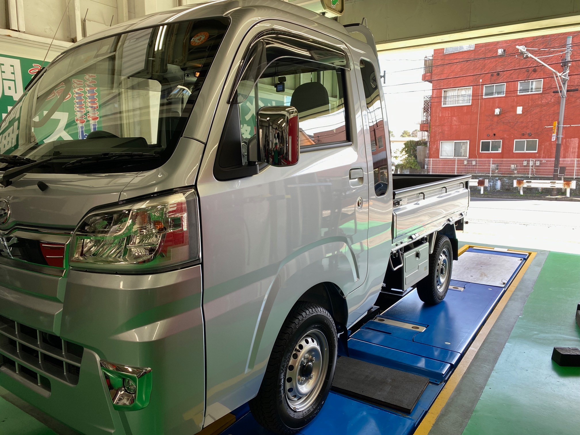 ダイハツ ハイゼットトラック 12インチ アルミホイールに交換 | 店舗お