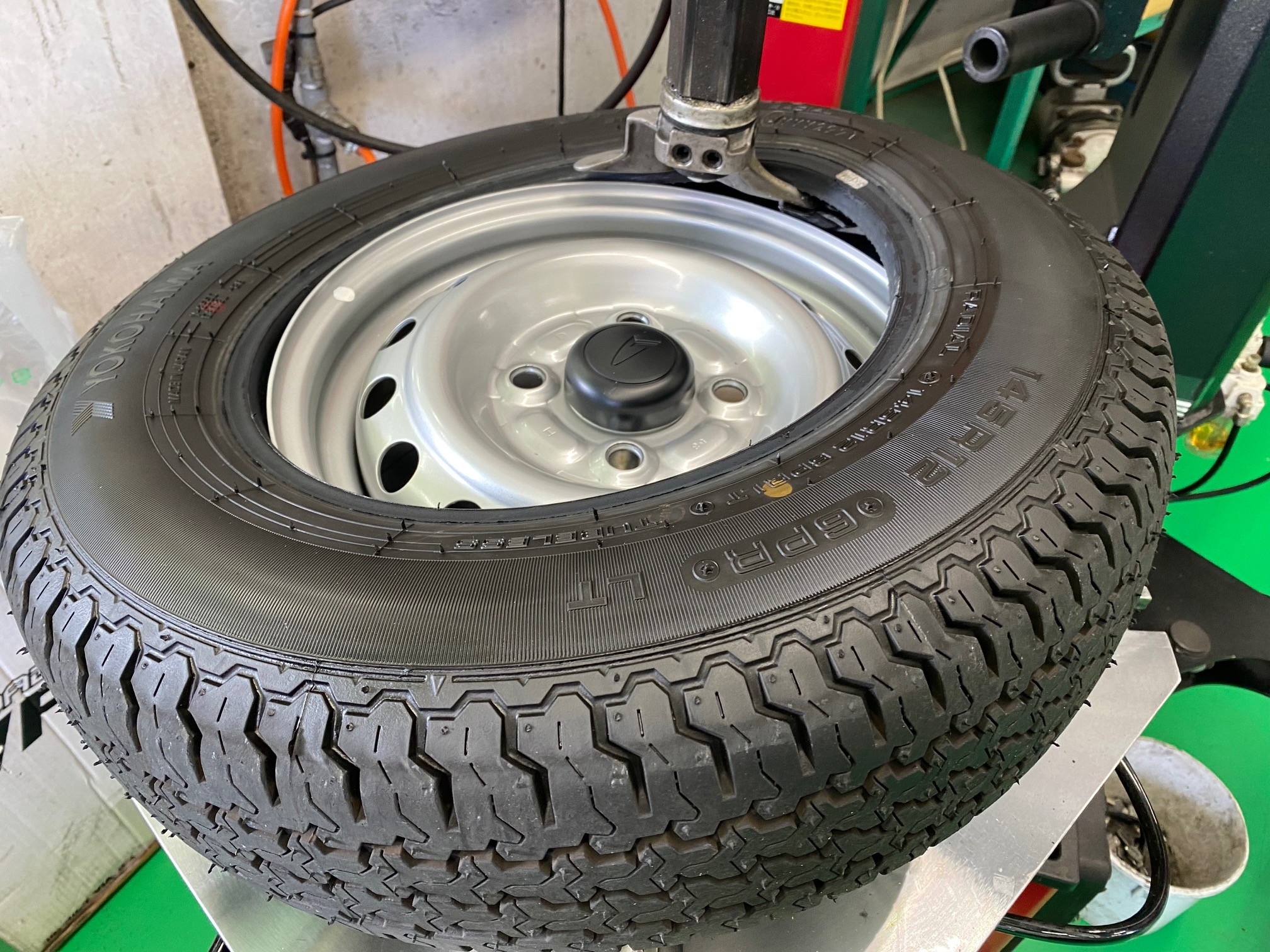 ダイハツ ハイゼットトラック 12インチ アルミホイールに交換