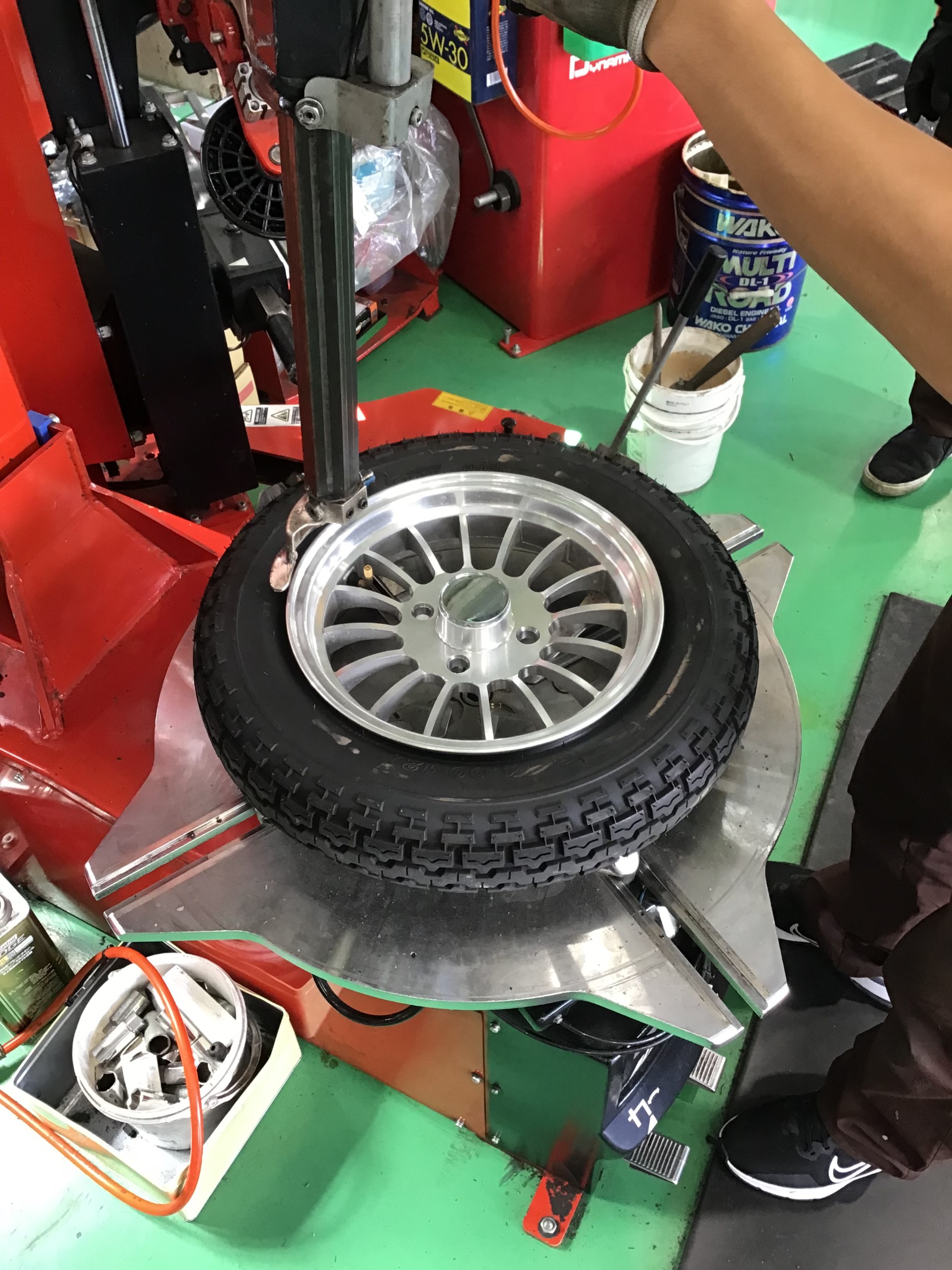 トライクタイヤ 楽天市場】5本セット DURO 90/90-10 バイク タイヤ HF-912 50J 交換用