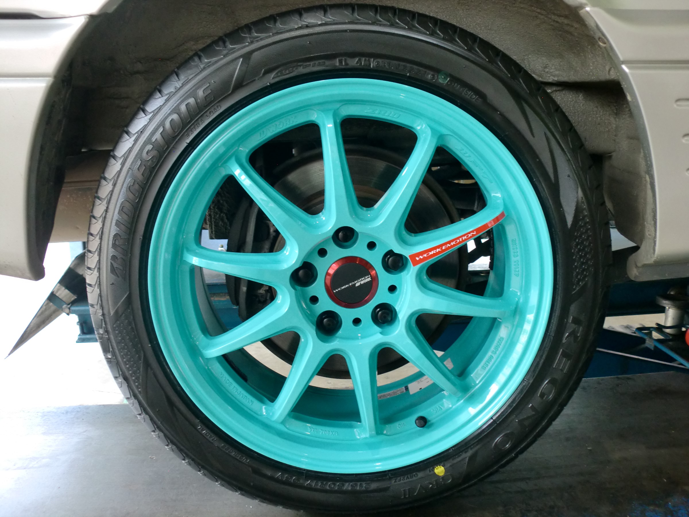 トヨタ エスティマ ワークエモーション ZR10 ホイールセット取付です 