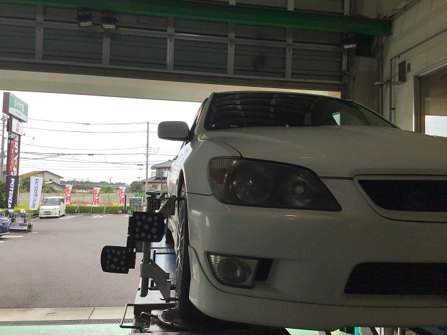 トヨタ アルテッツァ(SXE10) RS-R Ti2000ダウンサス交換 | 店舗お