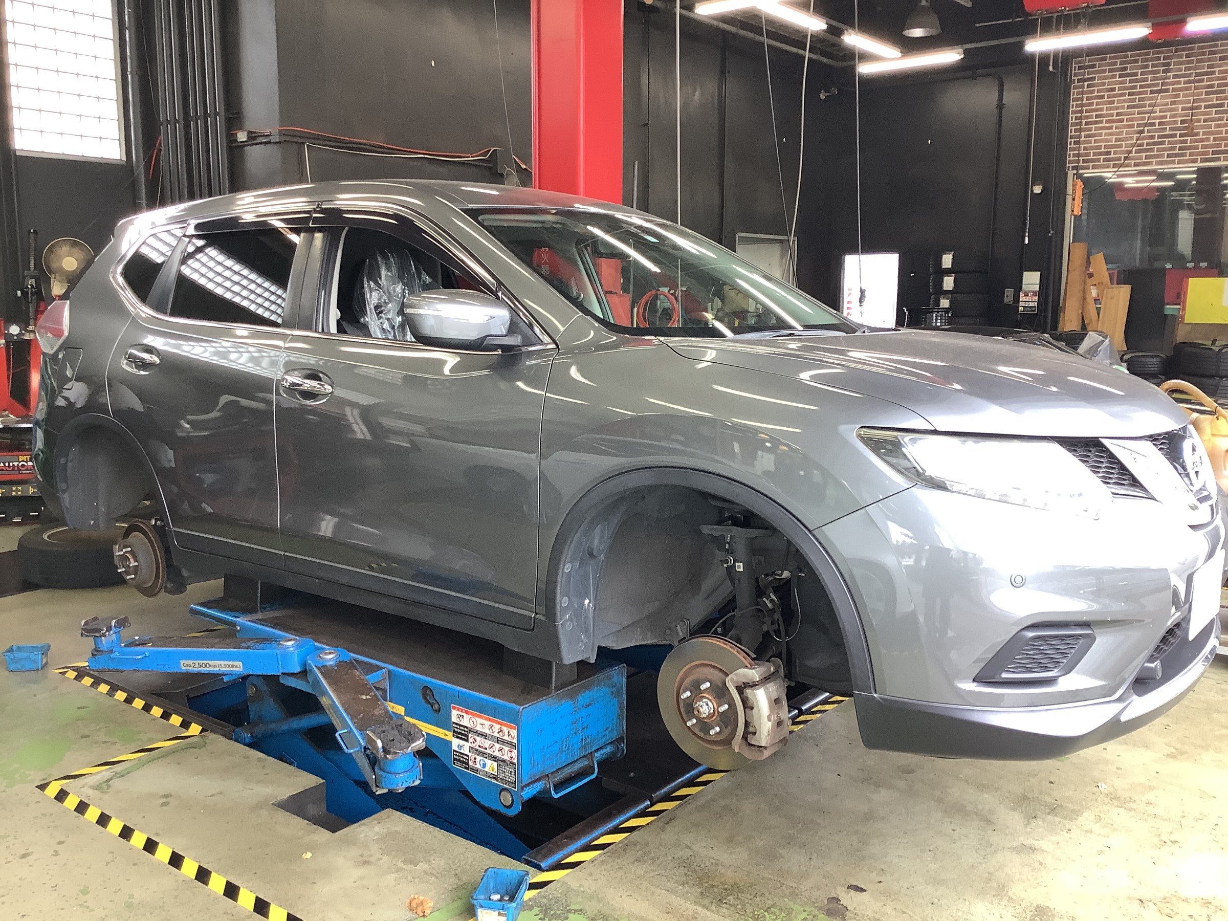 日産 エクストレイル タイヤ交換！ | 日産 エクストレイル タイヤ