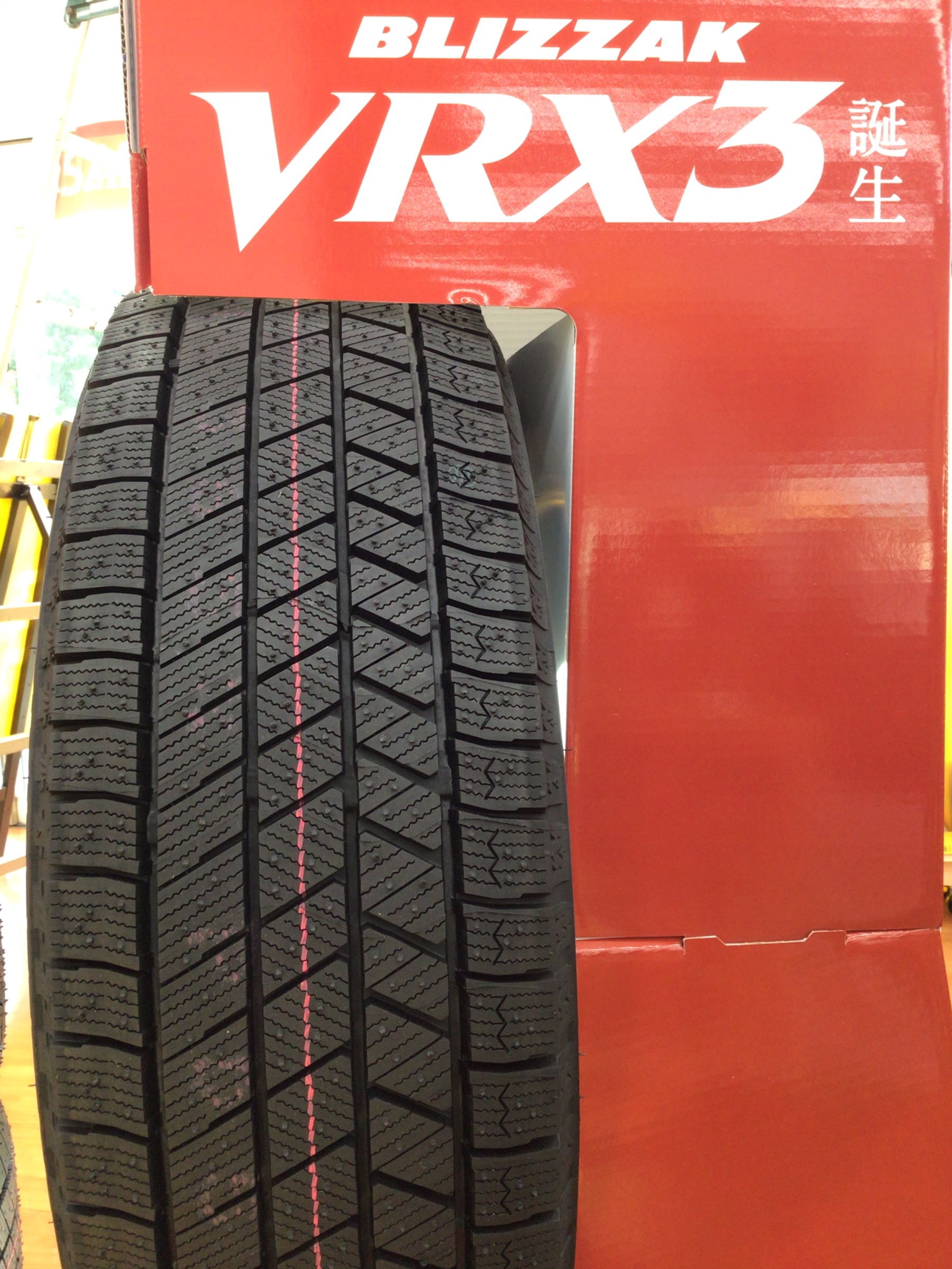 ブリヂストンのスタッドレスタイヤのニューモデル「ブリザックVRX3