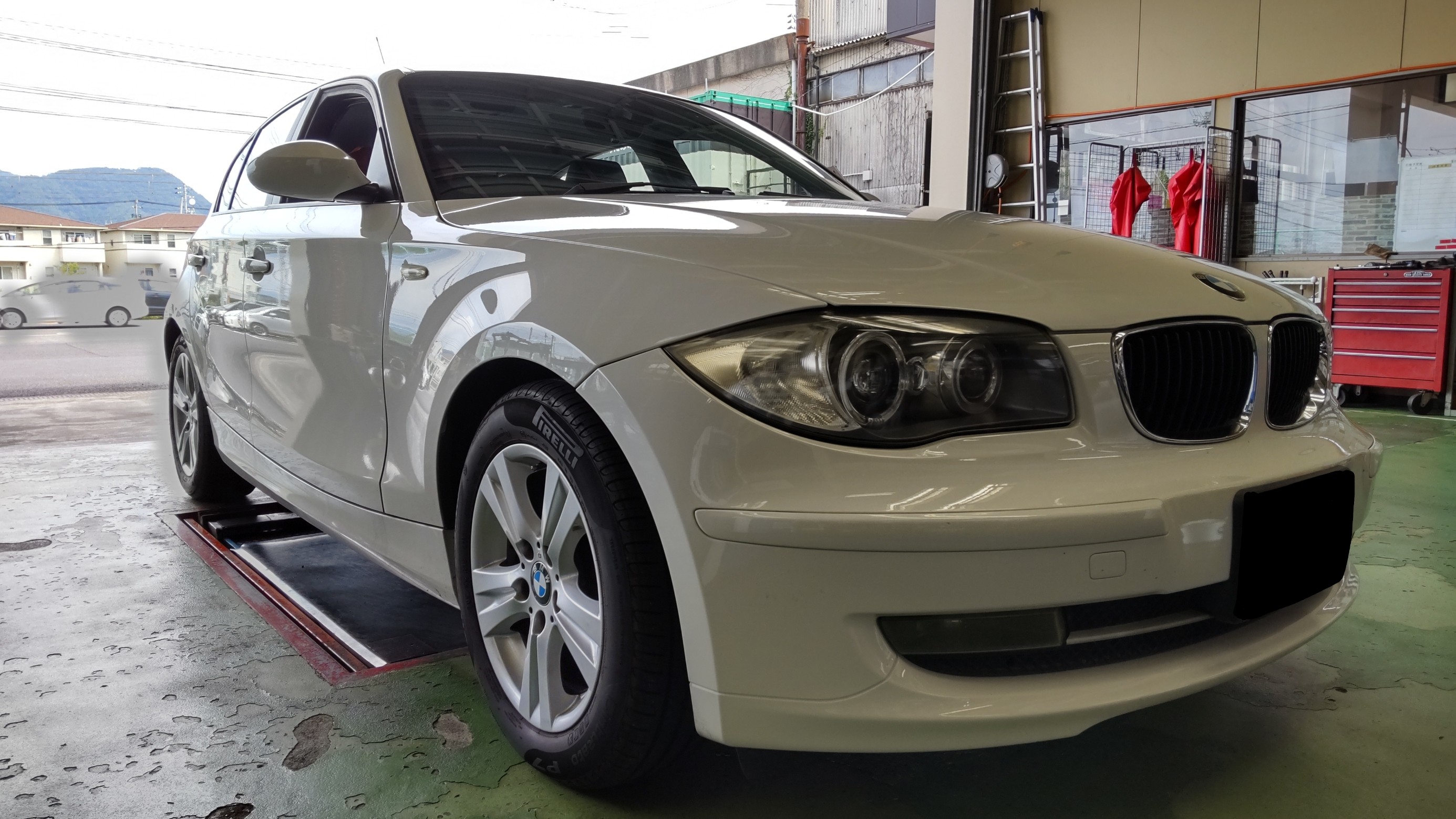 E87 低ダストブレーキパッドへ交換！ | BMW 1シリーズ | ☆スタッフ
