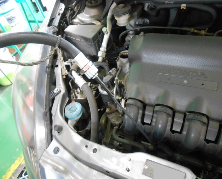 フィット エンジンオイル交換 ホンダ フィット メンテナンス商品 オイル関連 エンジンオイル交換 サービス事例 タイヤ館 所沢 タイヤからはじまる トータルカーメンテナンス タイヤ館グループ