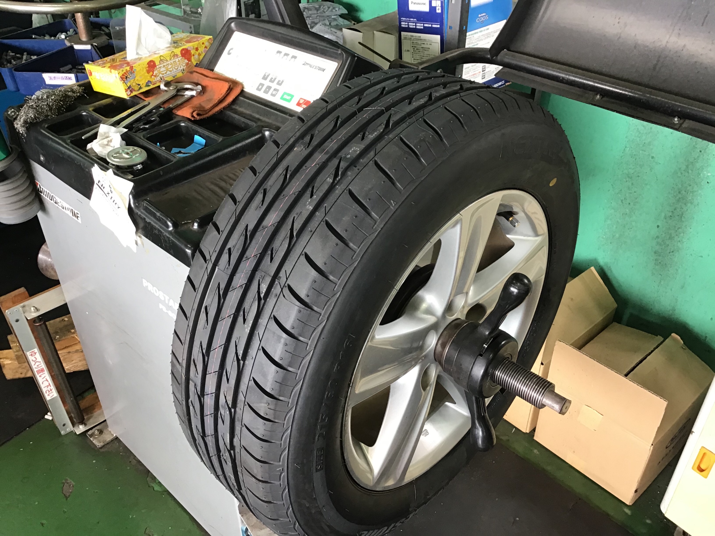 トヨタ マークⅩ タイヤ交換・アライメント調整   トヨタ マークX