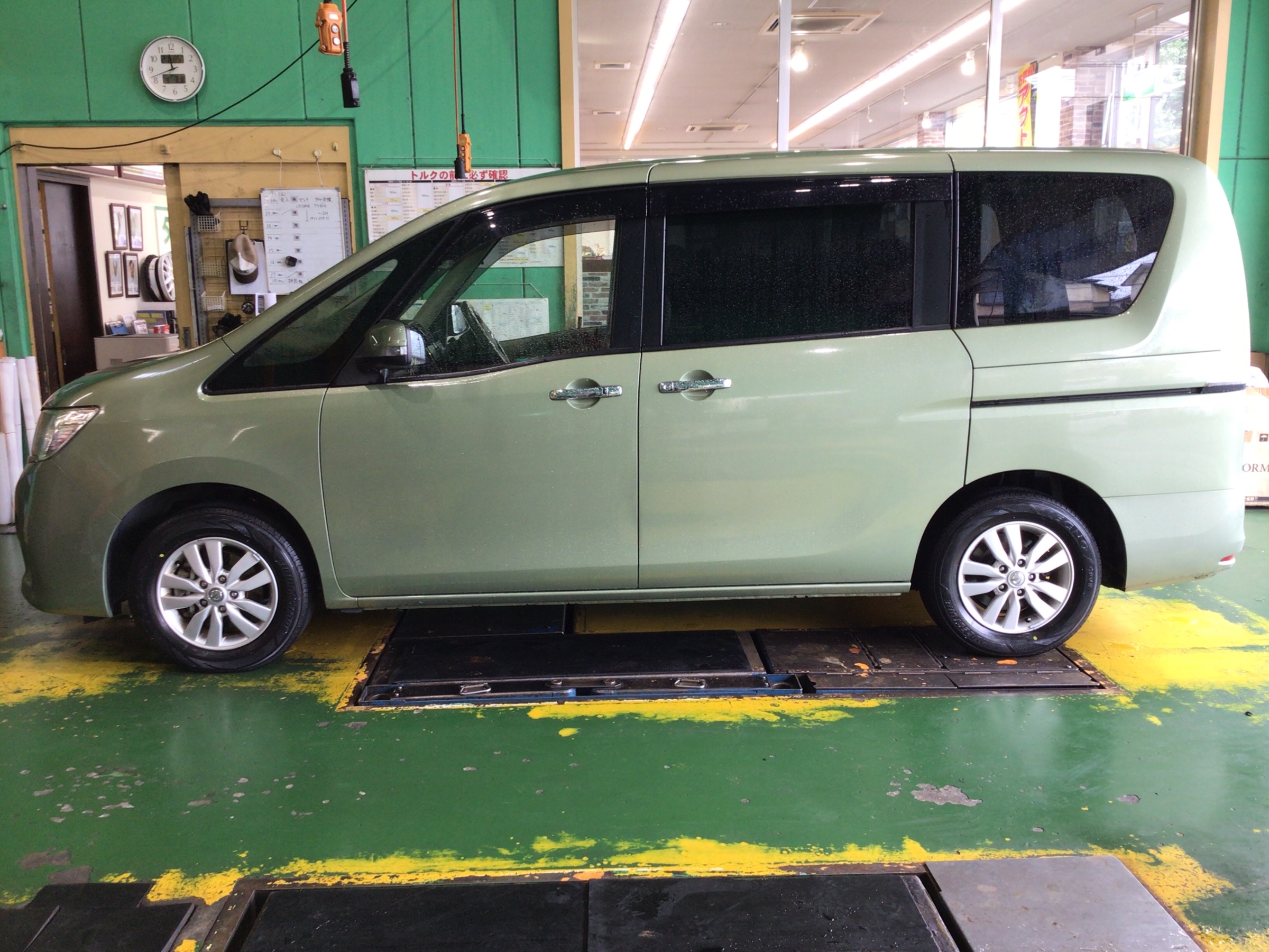 乗り心地 静かさ 日産 セレナ C26 タイヤ交換 日産 セレナ タイヤ タイヤ ホイール関連 タイヤ ホイール交換 サービス事例 タイヤ館 入間 タイヤからはじまる トータルカーメンテナンス タイヤ館グループ