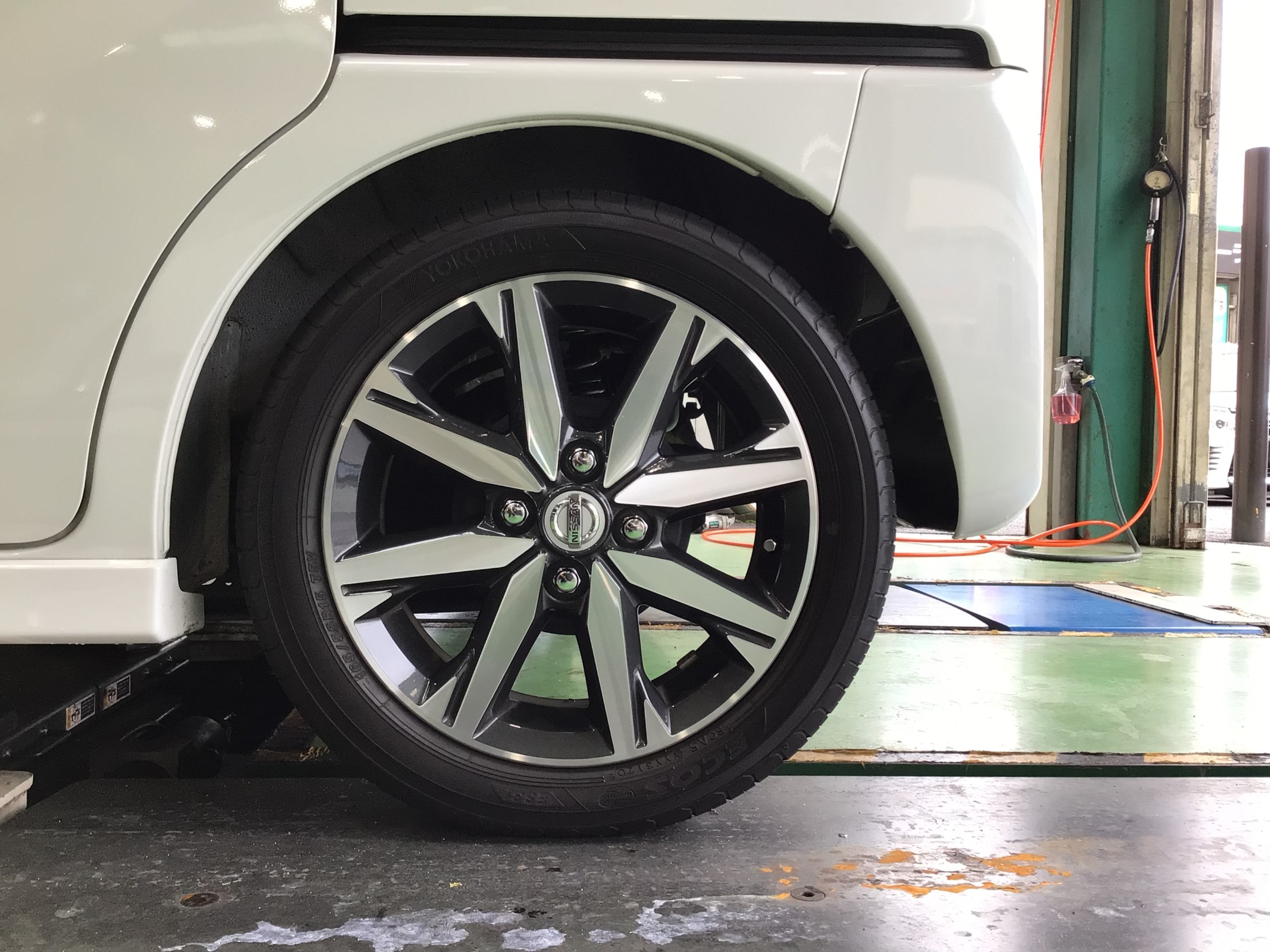 ニッサン「DAYZ ROOX デイズルークス」にTEINダウンサス「S.TECH」を