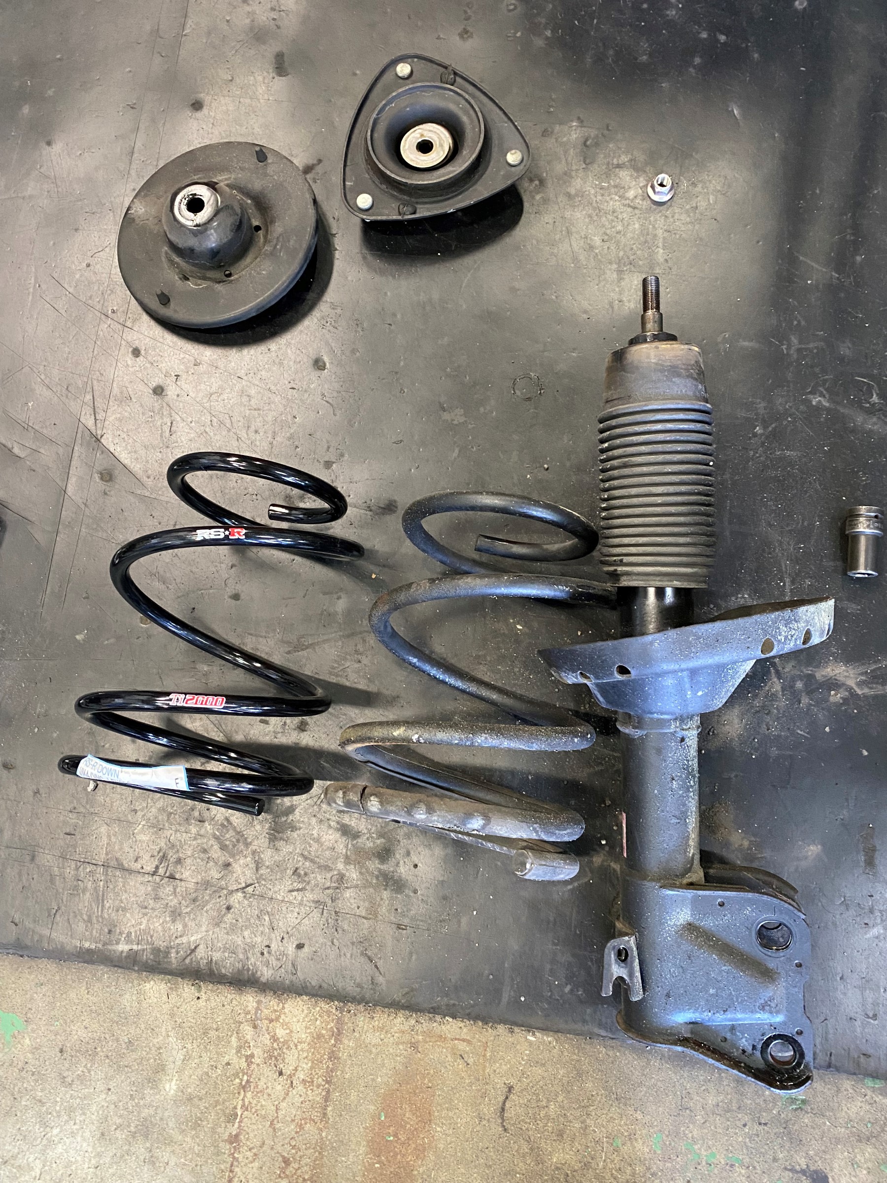 スバル インプレッサ WRX STI (GVB)にダウンサスと4輪