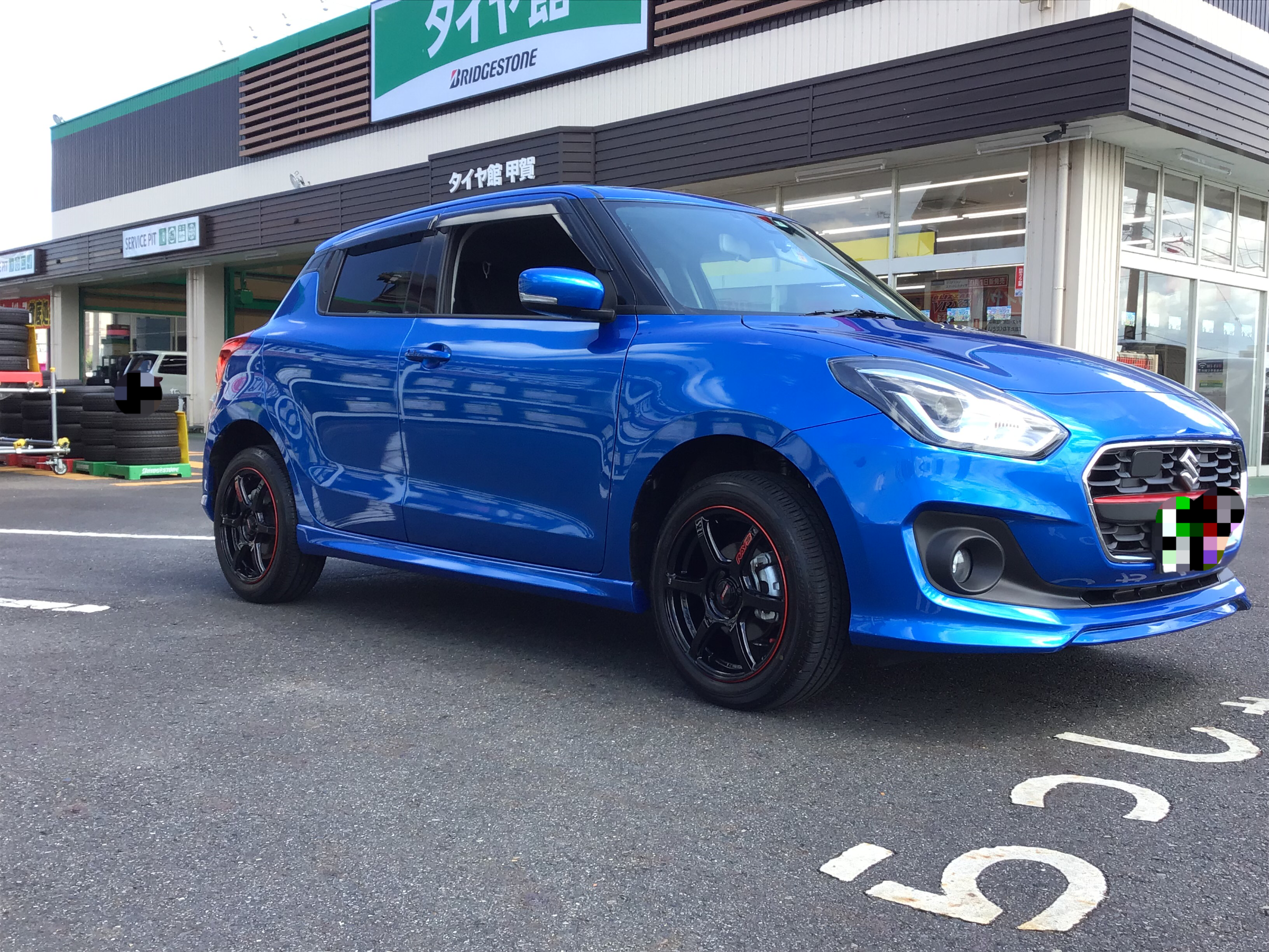 スイフトRS ZC83にグラムライツ装着！ | 店舗おススメ情報 | タイヤ館