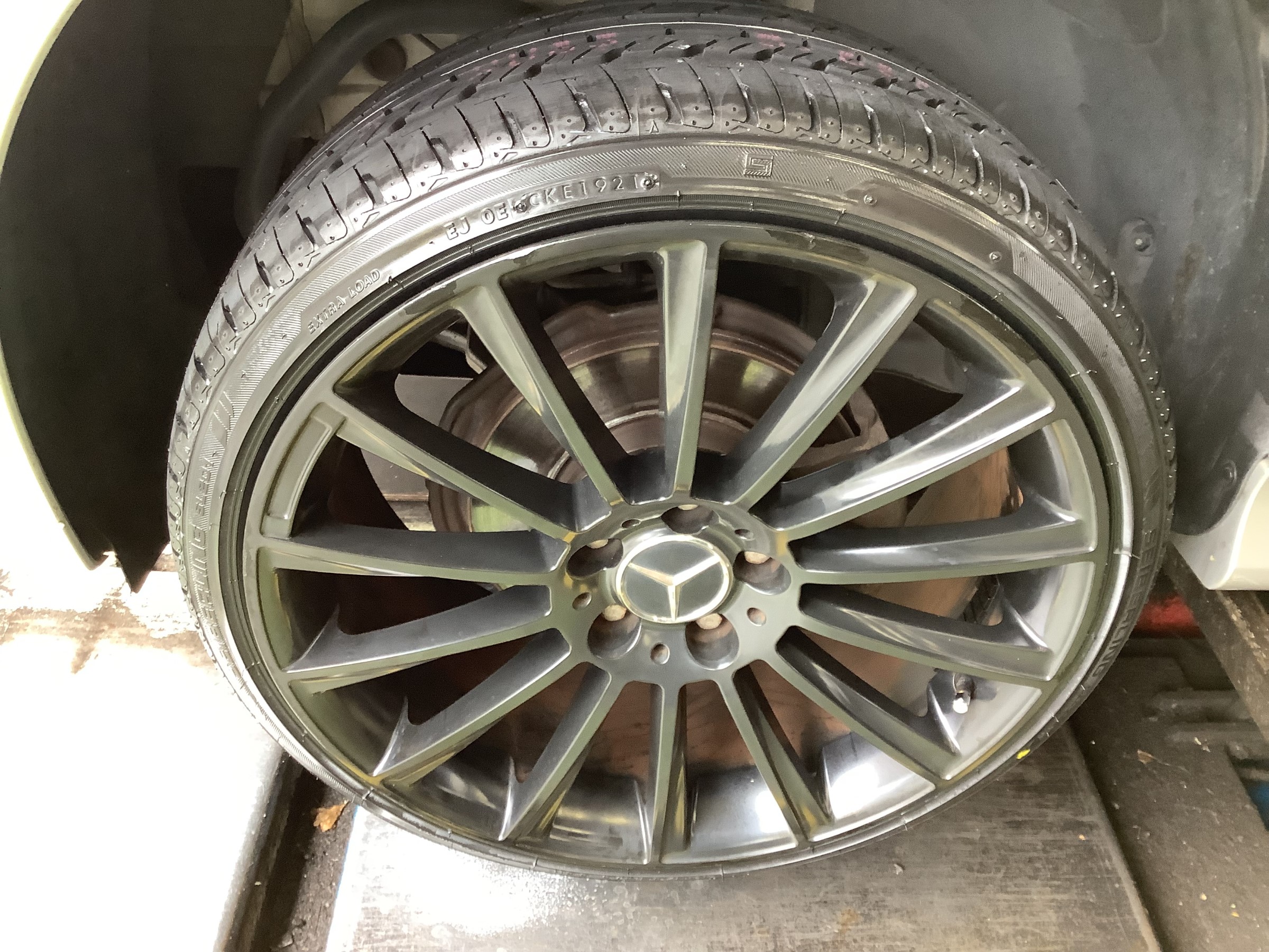 メルセデスベンツ Bクラス W246 タイヤ交換!! | 店舗おススメ メルセデスベンツ Bクラス W246 タイヤ交換!! | 店舗おススメ