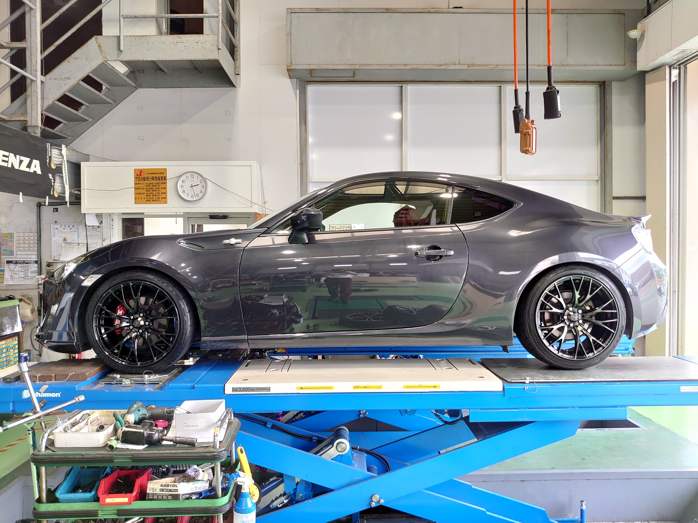 FT-86 の タイヤ ホイール を Weds sport SA-20R 軽量 スポーツ